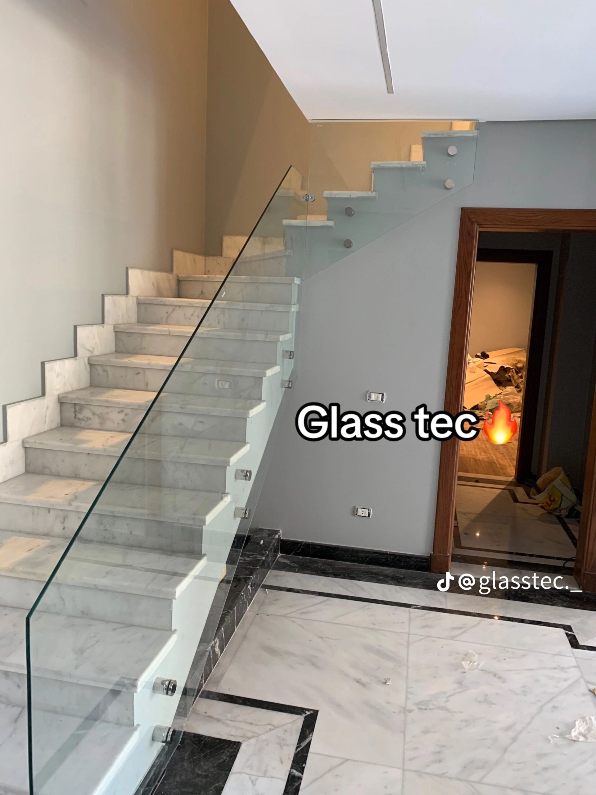 معلم قزاز سكريت ودربزان درج والامنيوم ومطابخ