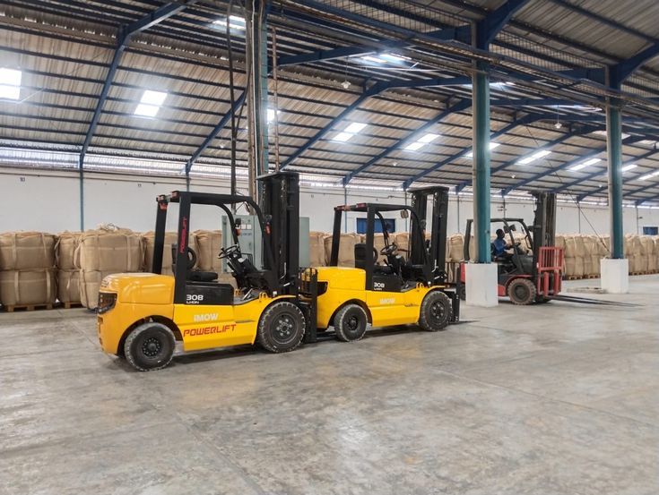 رافعة شوكيه للايجار ايجار رافعة شوكية في الرياض 05