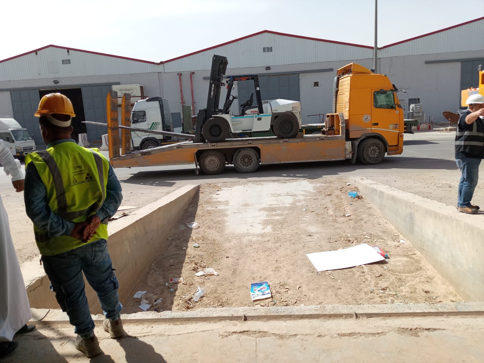 الرياض لتأجير الرافعات الشوكيه بجميع انواعها الاحج