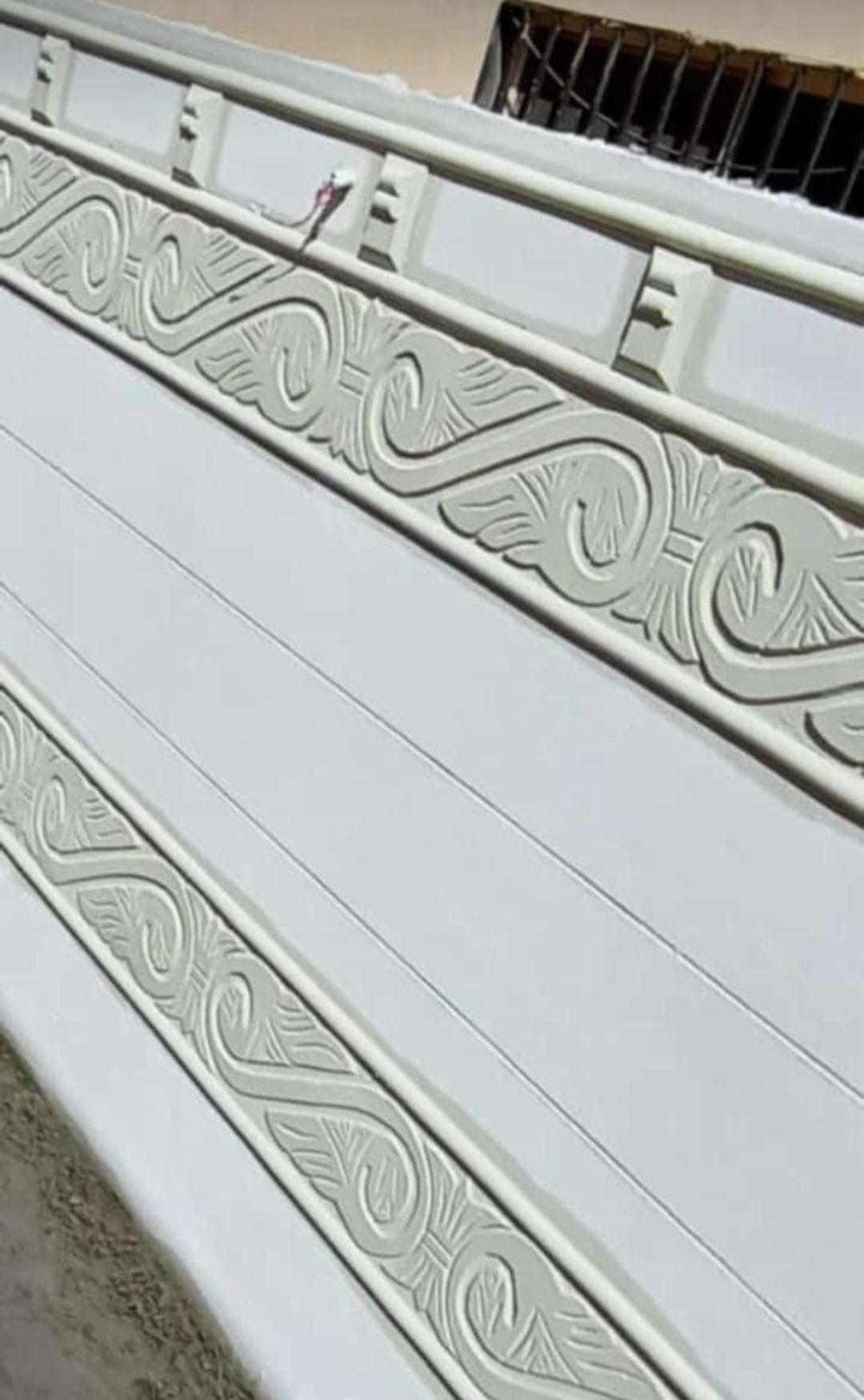 لياسه ملونه بديل الحجر.