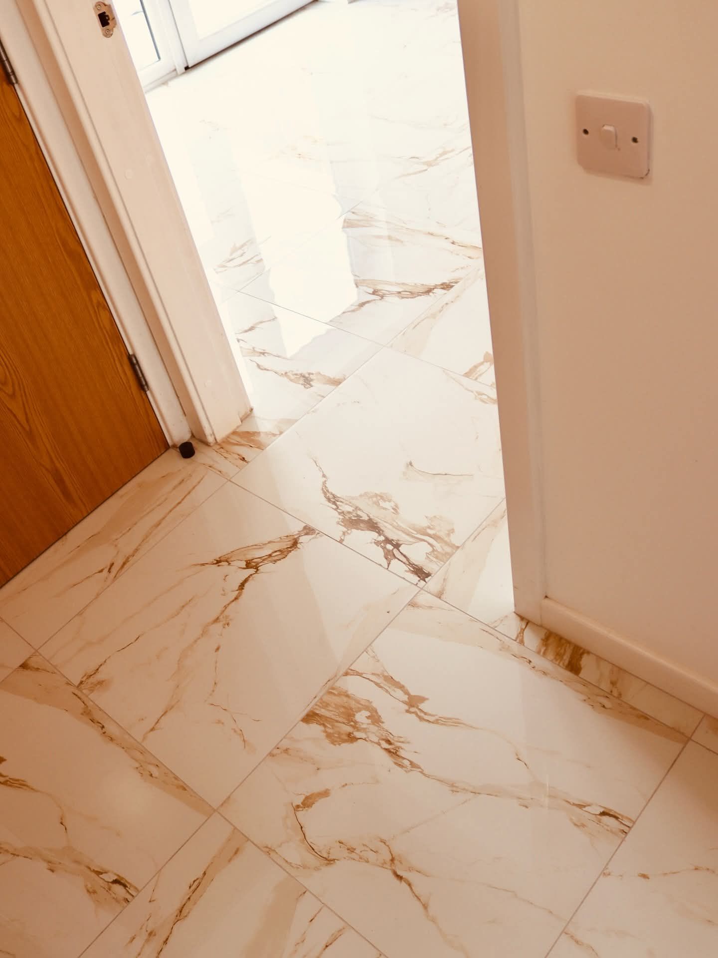 معلم بلاط الياض