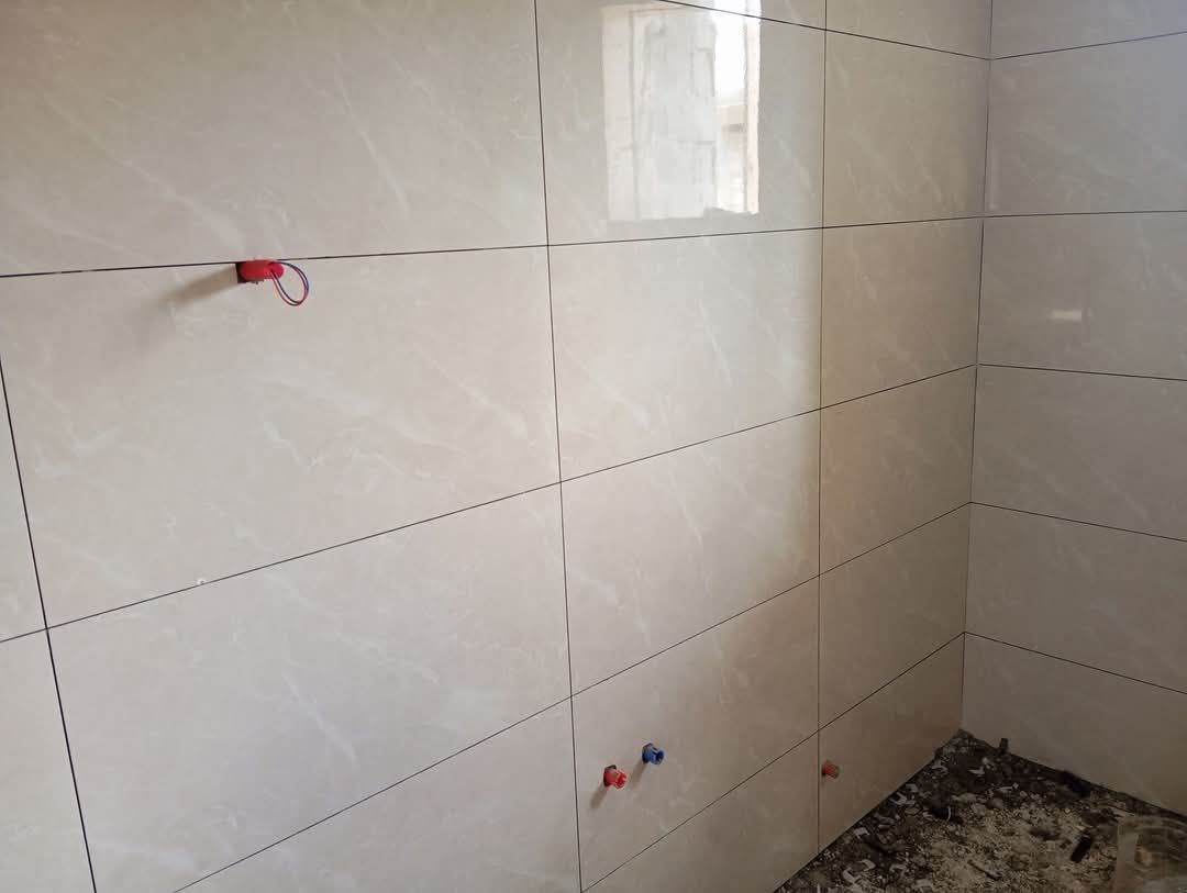 مبلط يمني في الرياض