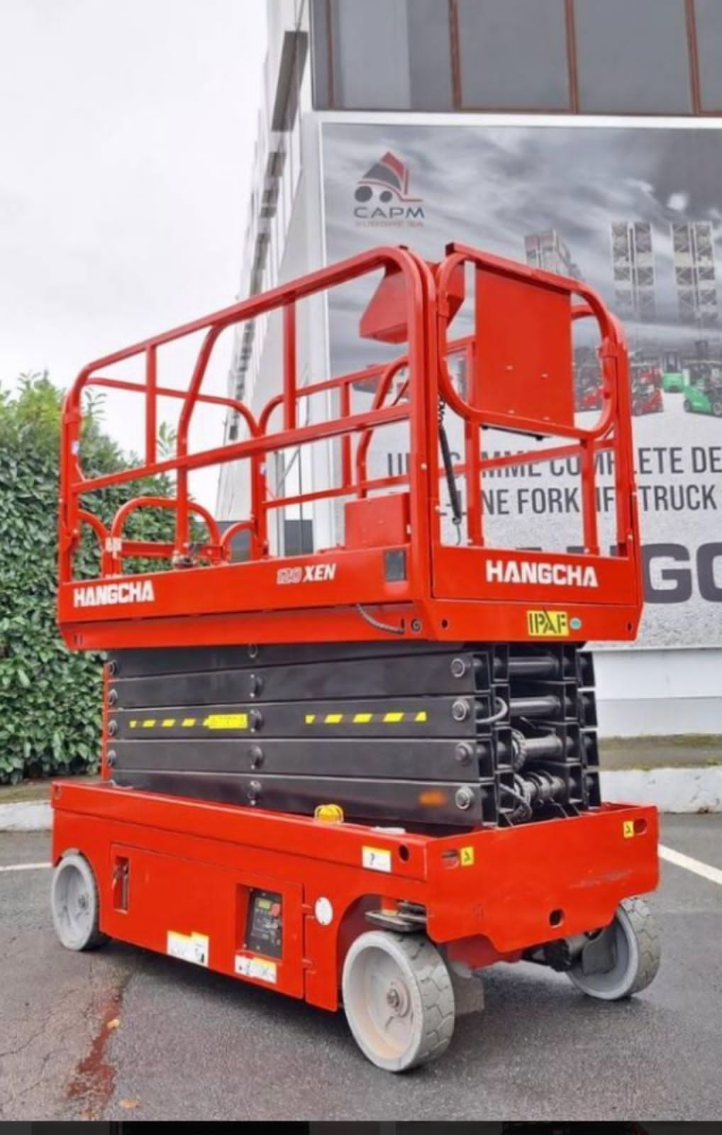 سيررلفت فوركلفت رافعات مقصيه للايجار في حفر الباطن