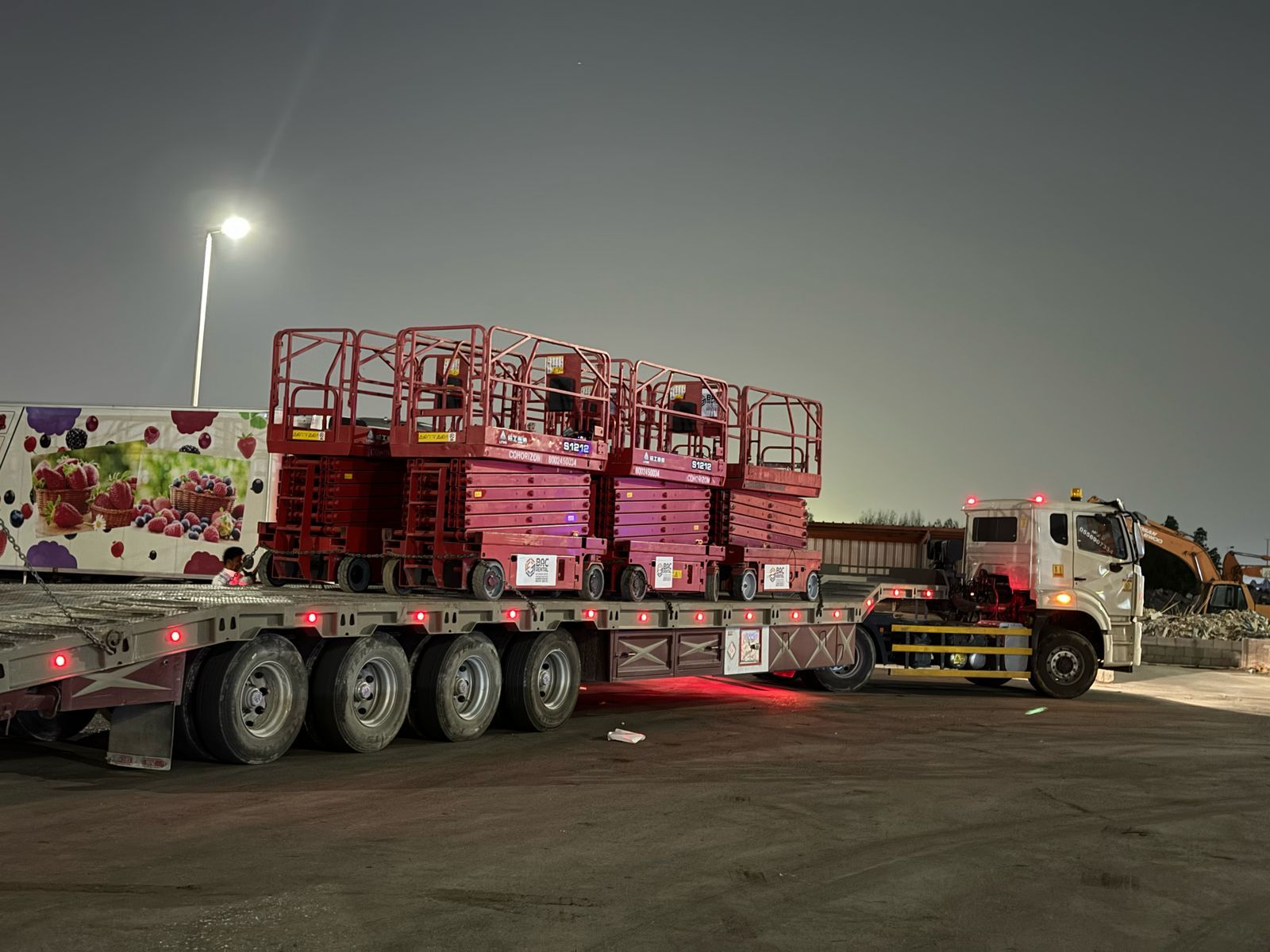 سيررلفت فوركلفت رافعات مقصيه للايجار في حفر الباطن