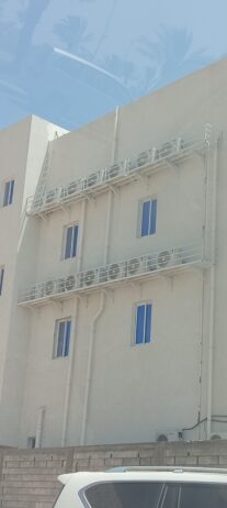 فني ومعلم مكيفات
