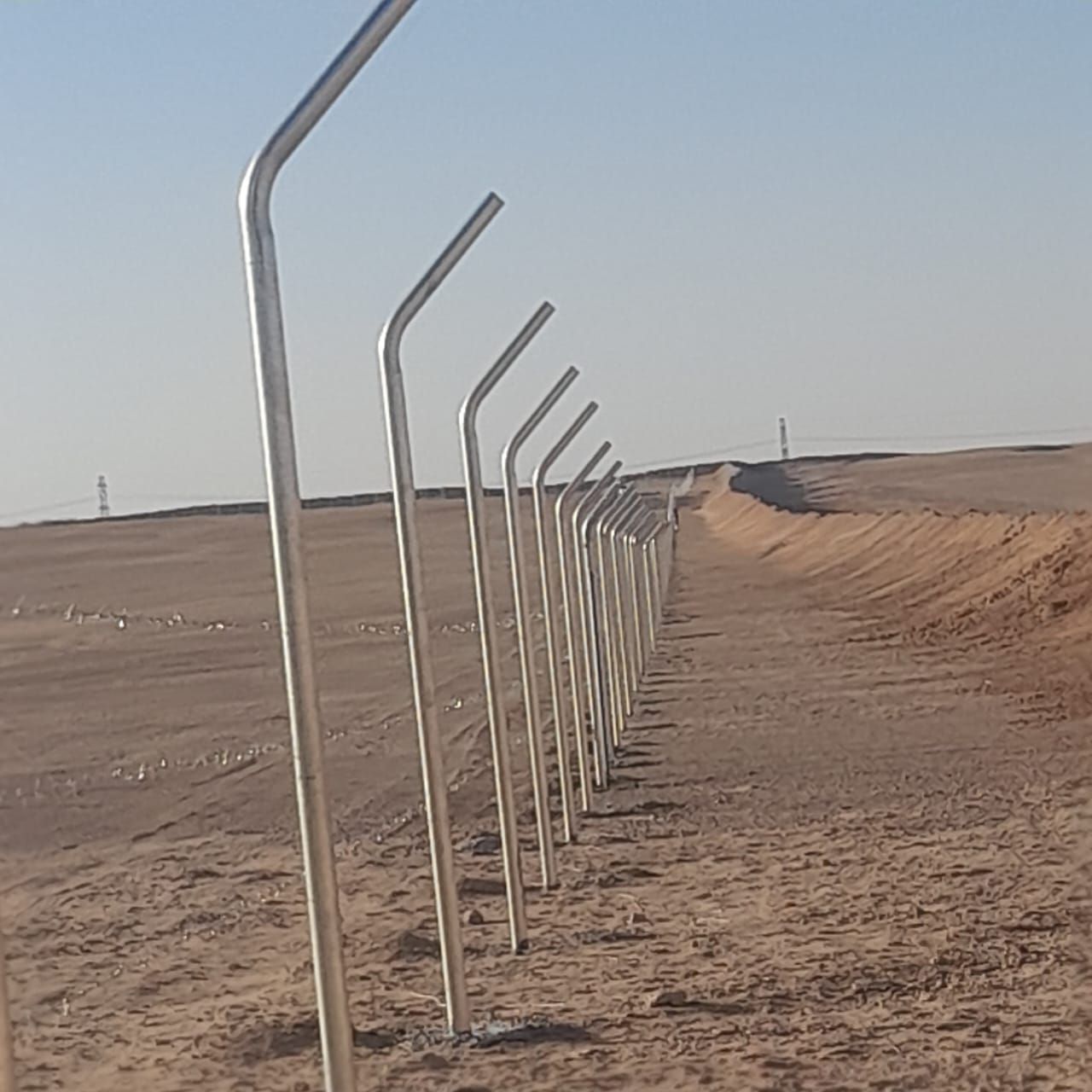 نقوم بتورد وتركيب جميع النواع الشبوك بعدت النواعها