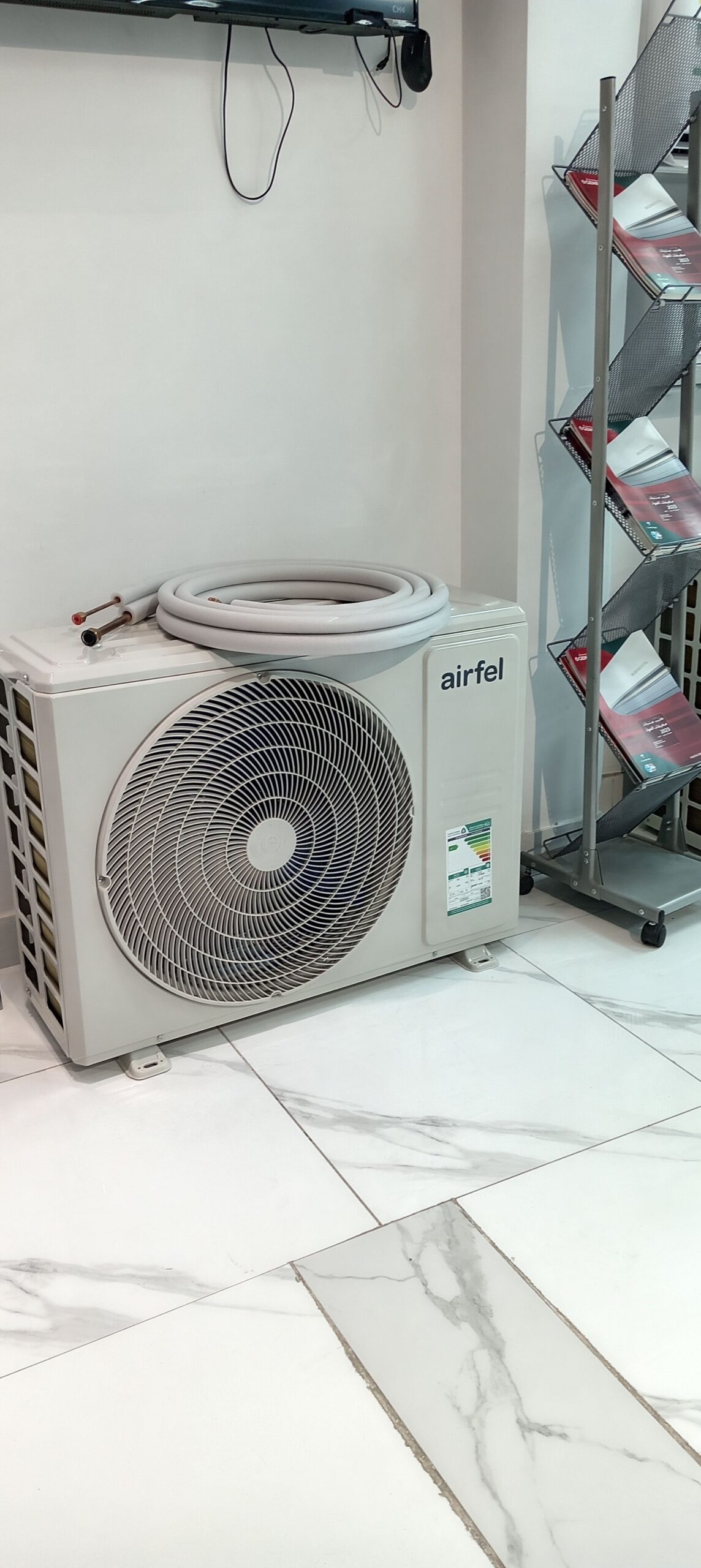 فني ومعلم مكيفات