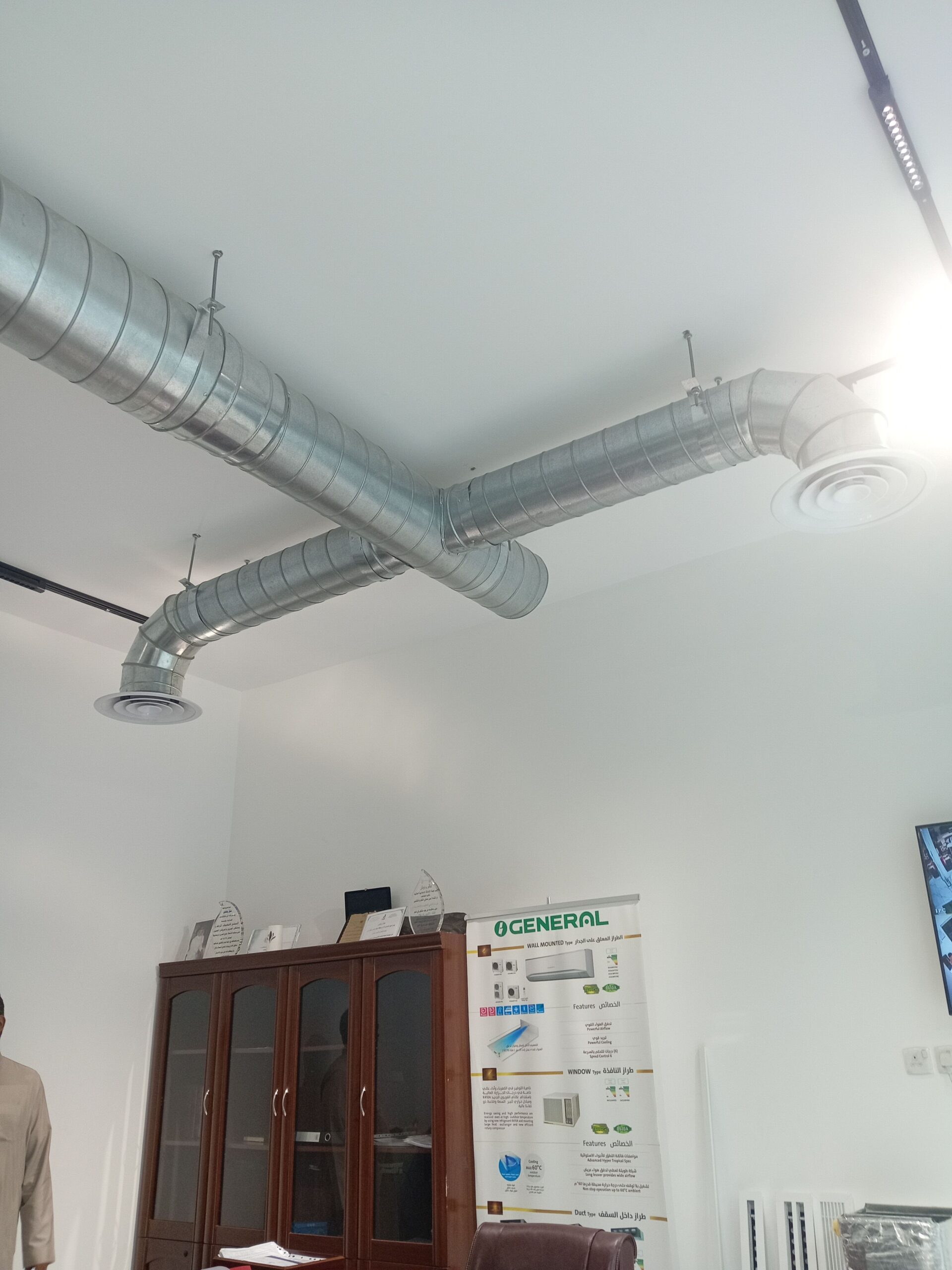 فني ومعلم مكيفات