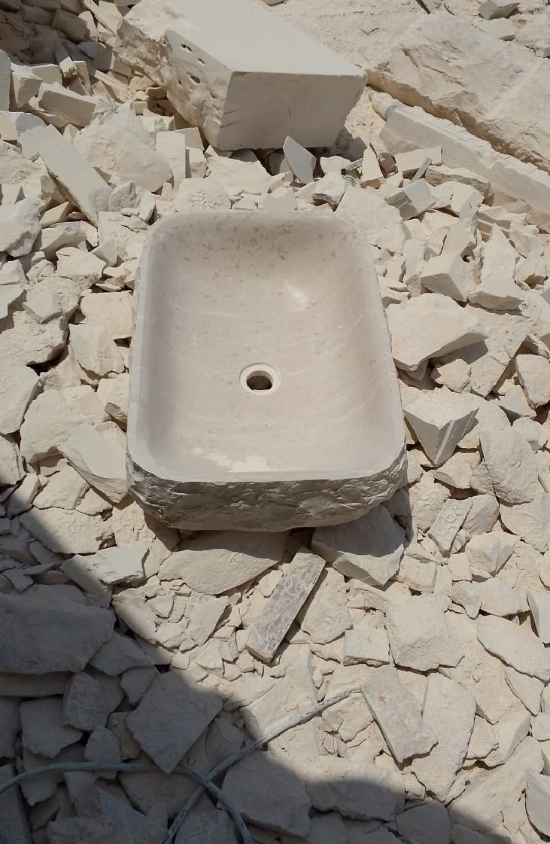 مغاسل حجر طبيعي