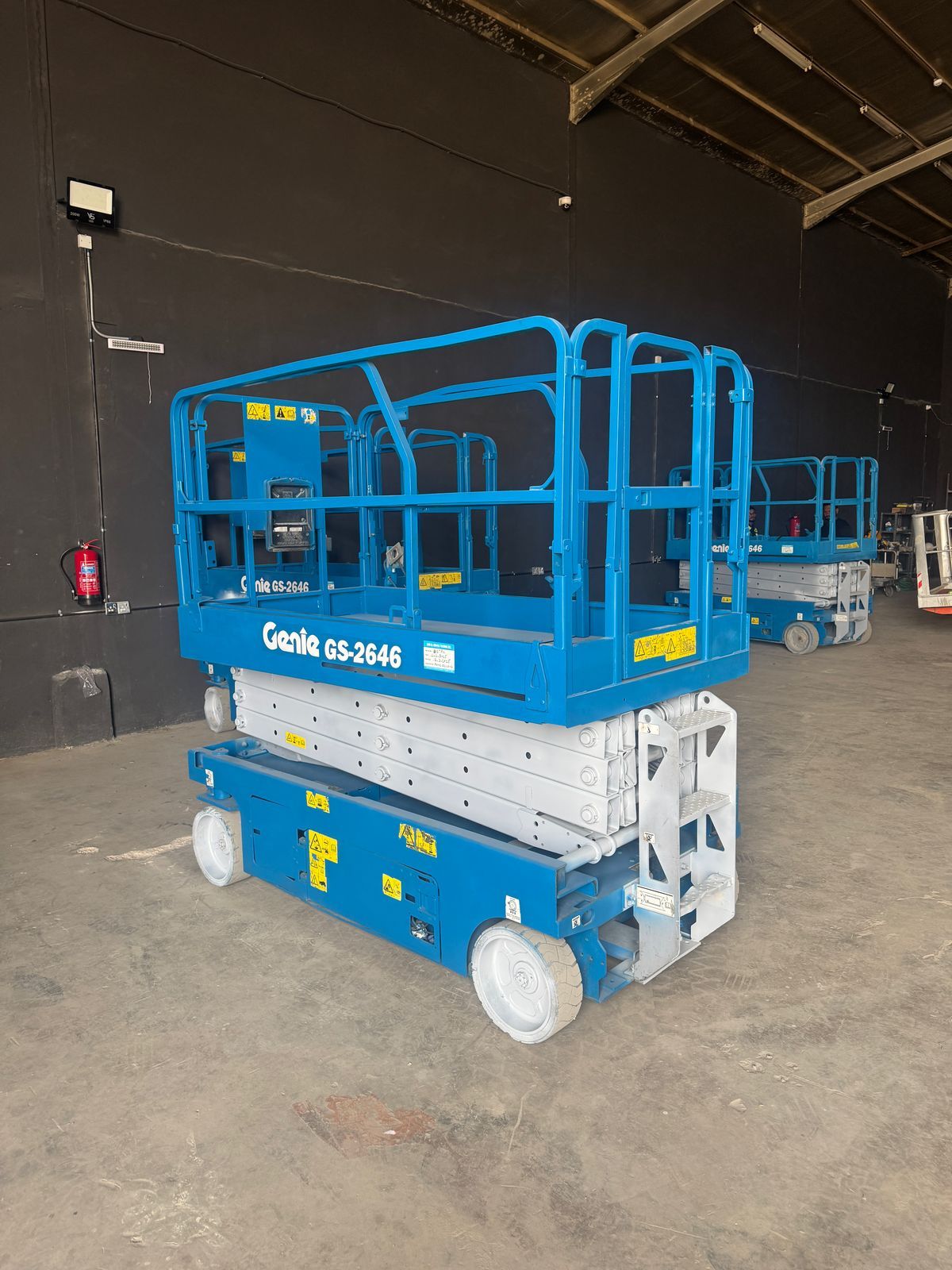 سيزر ليفت و مان ليفت و فوركليفت للايجار يومي وشهري