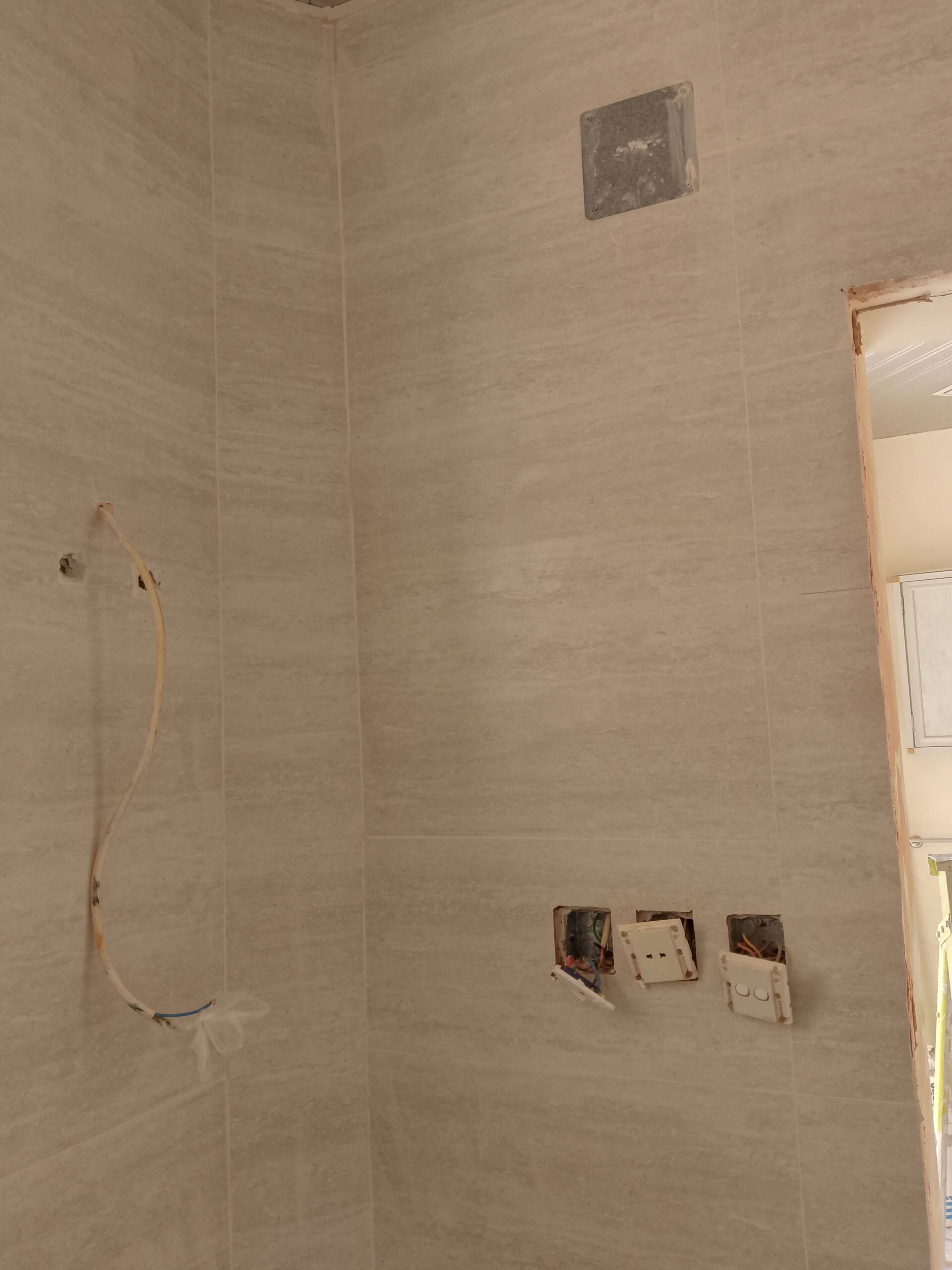 معلم بلاط السيرميك البرسلان روخام شارع الأبطال بن