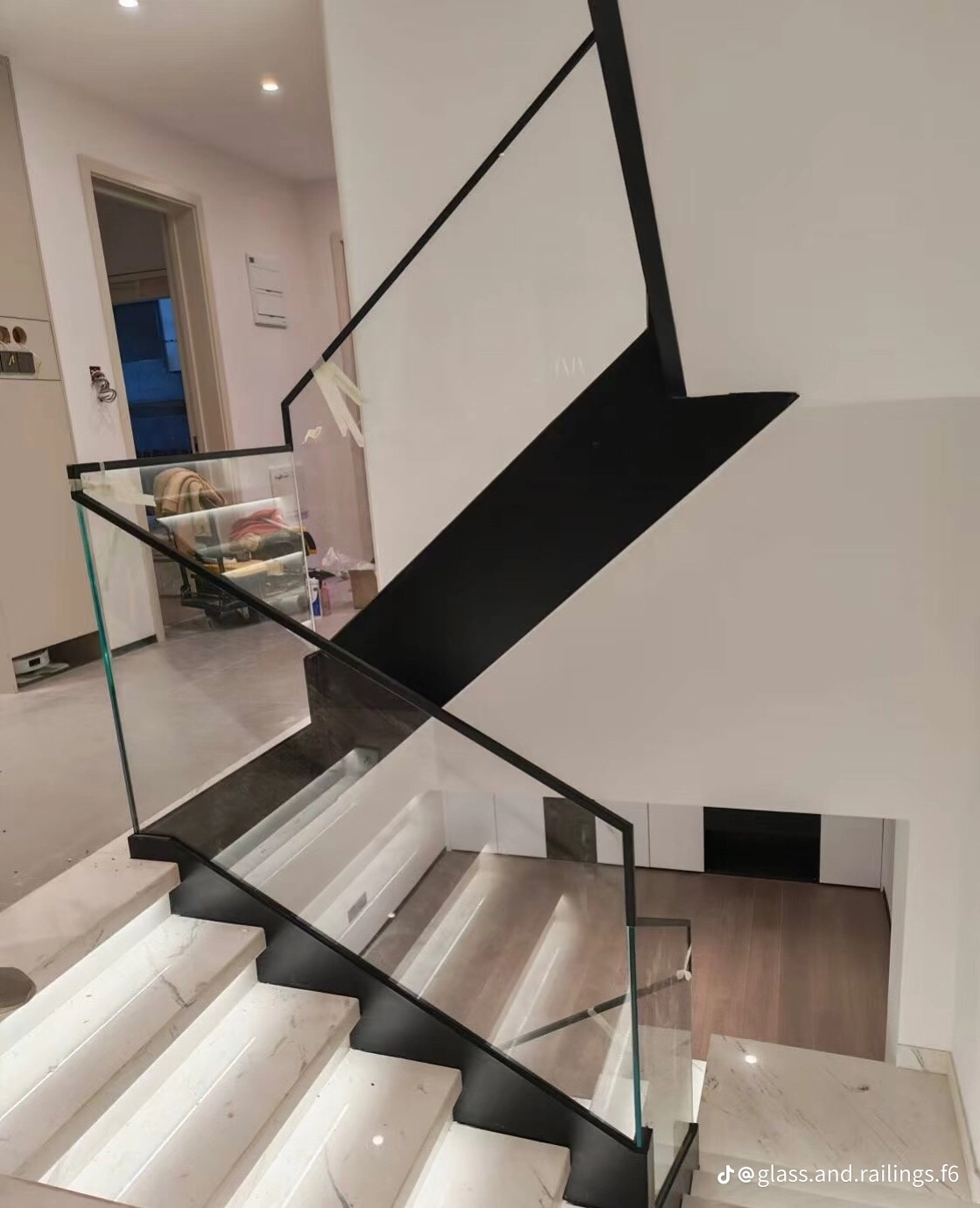 زجاج سكريت صبياء