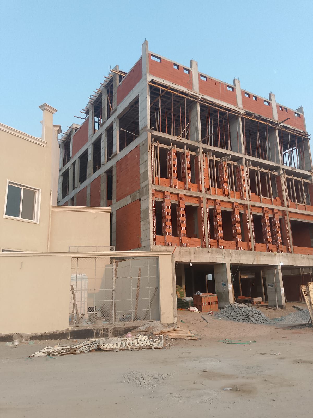 مقاول معماري