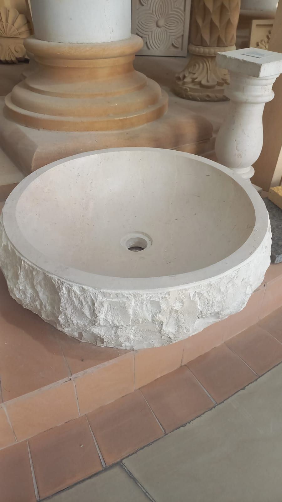 احواض حجر ومغاسل وجه جبل