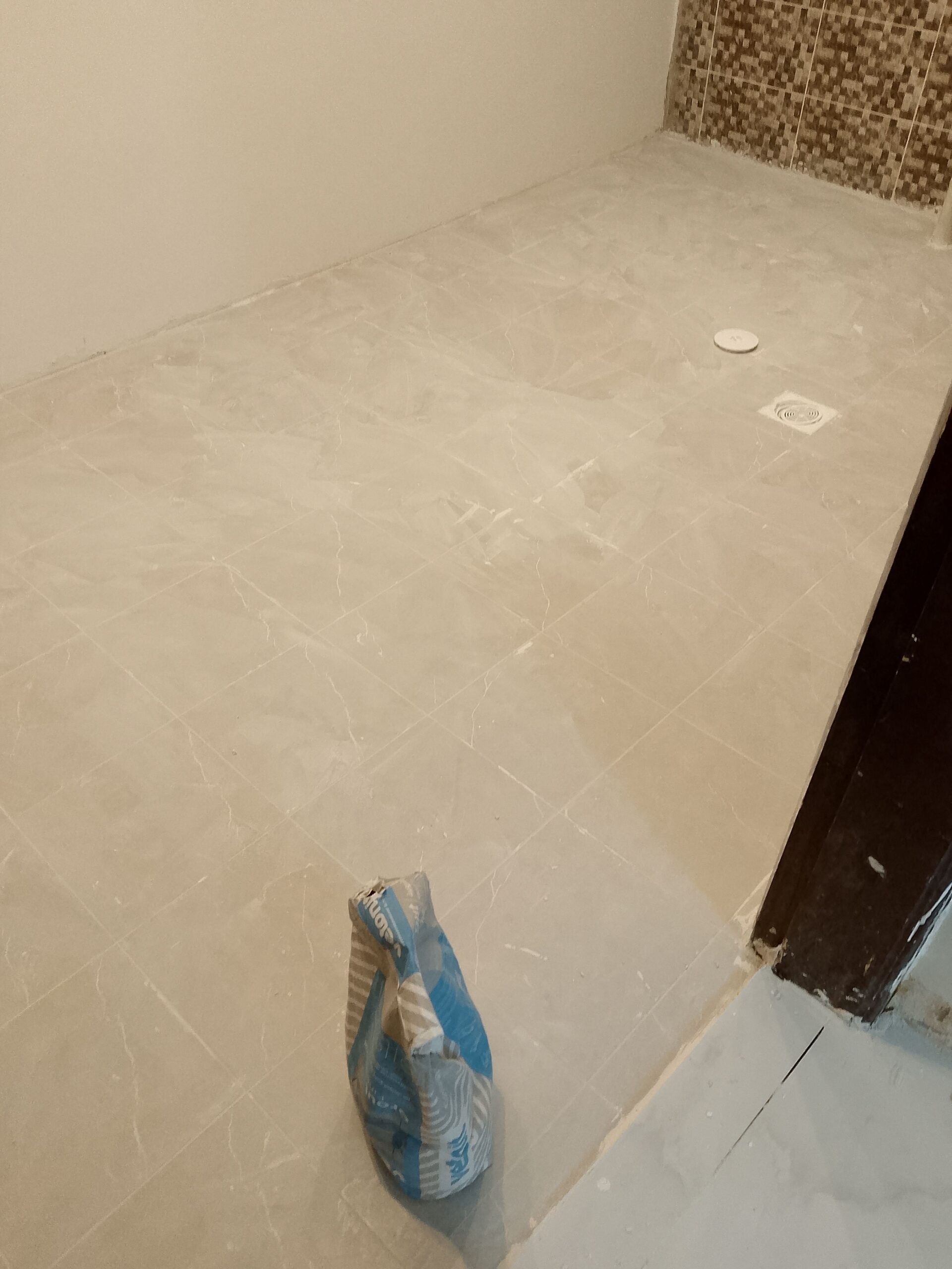 معلم بلاط السيرميك البرسلان مخراج29