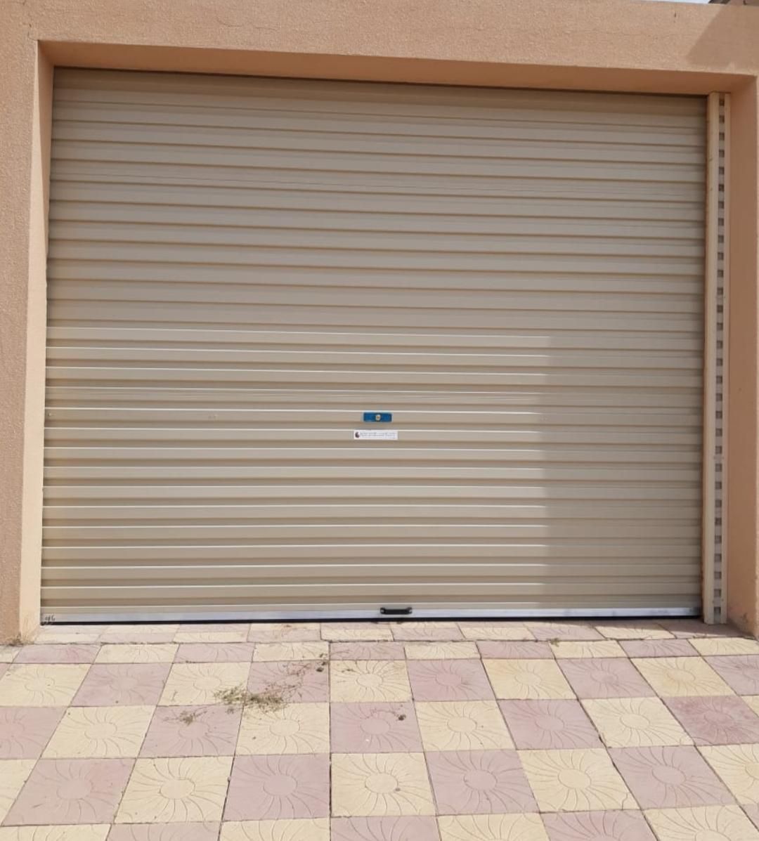 صيانه وتوريد وتركيب ابواب الكراج ونوافذ الشتر بجمي