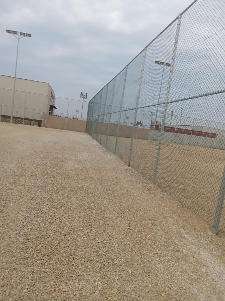 نقوم بتوريد وتركيب جميع النواع الشبوك