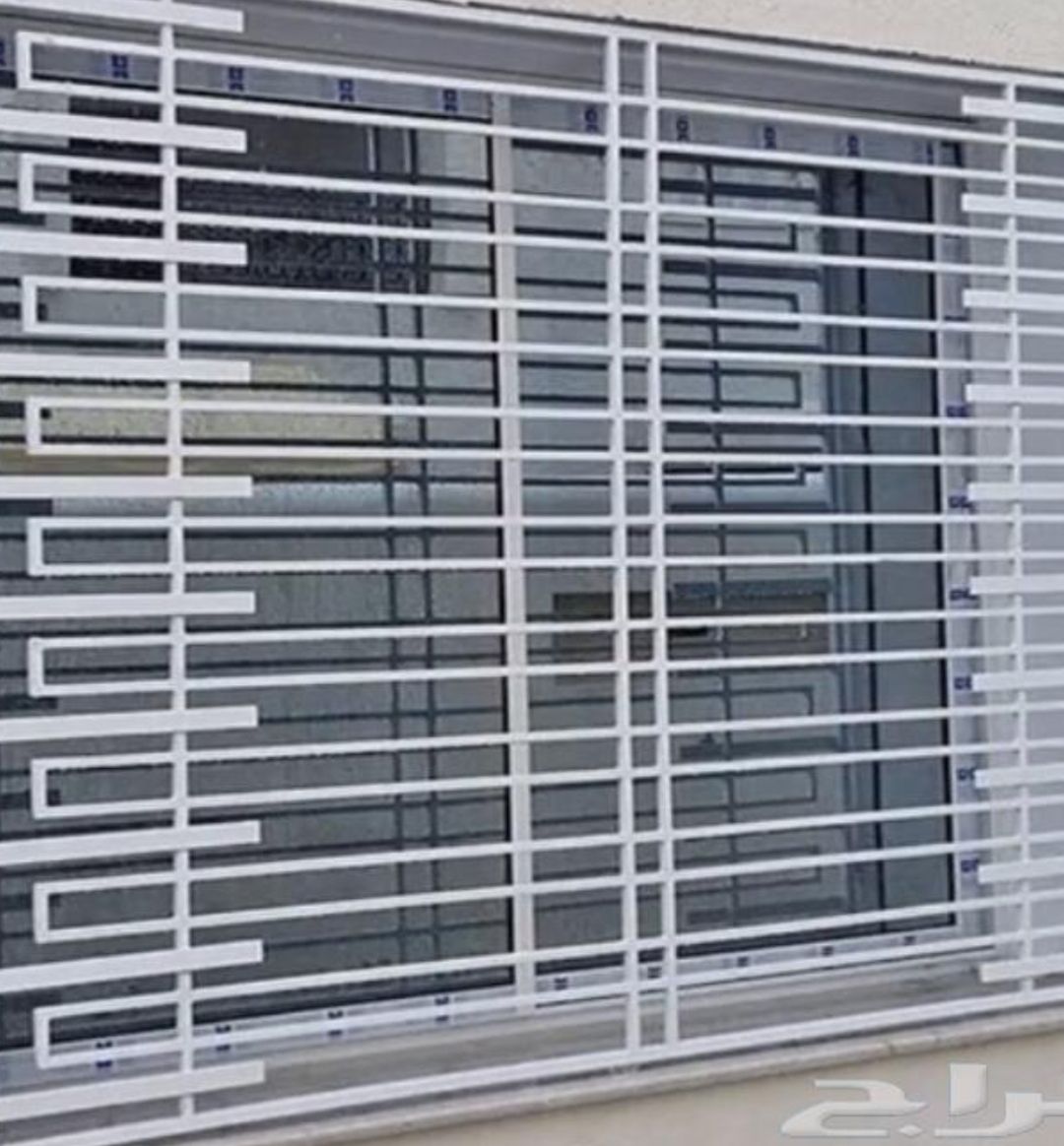 صناعى فنى متخصصة فى مجال اللحام باب شباك دربزين سل