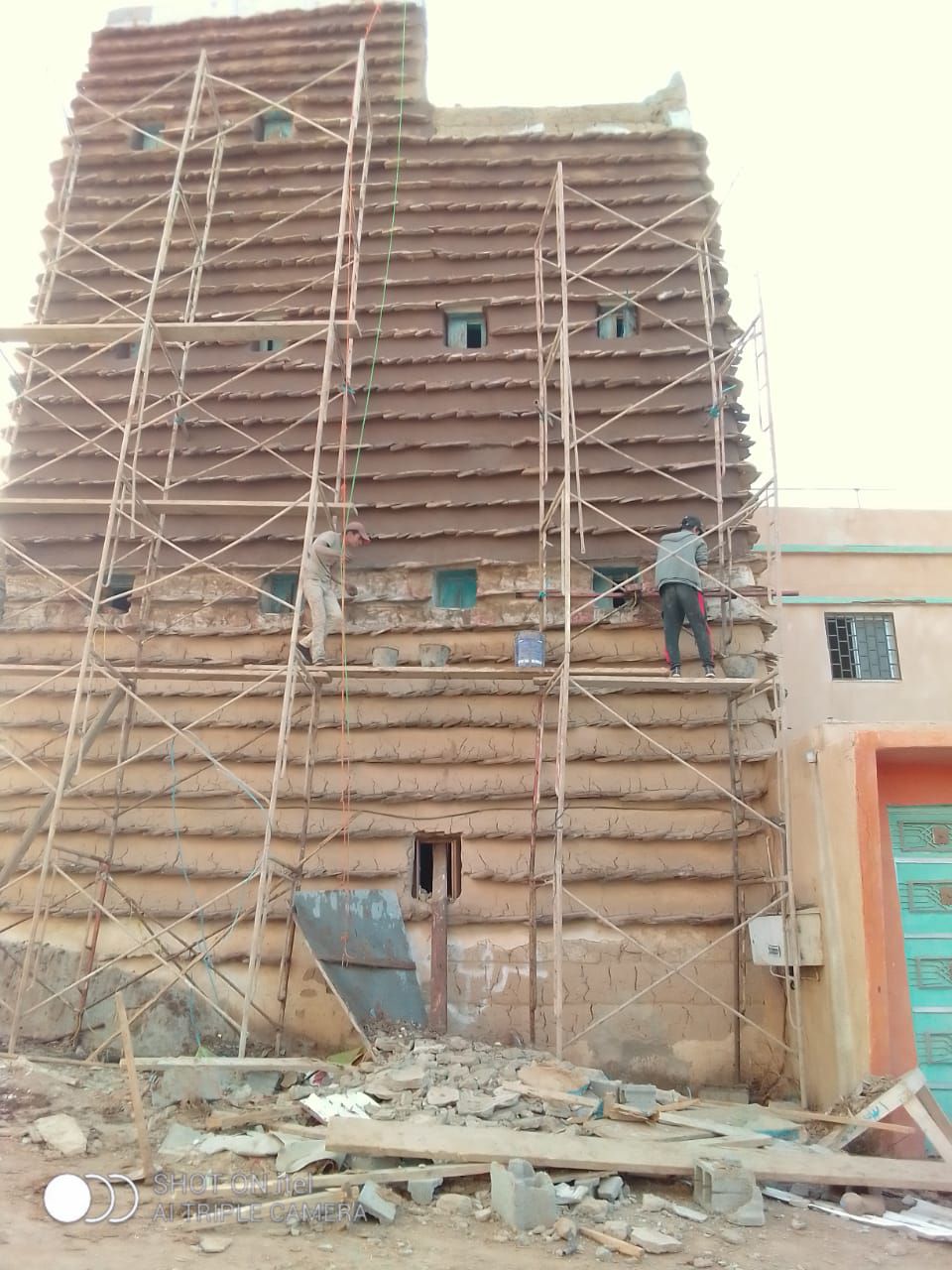 عمران لجميع المقولات لسنا الوحيدون ولكننا الفضل