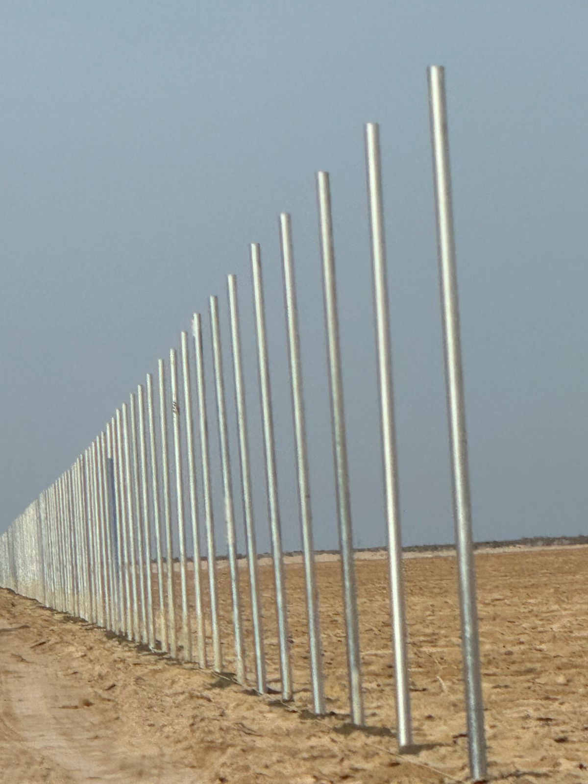 نقوم بتوريد وتركيب جميع النواع الشبوك