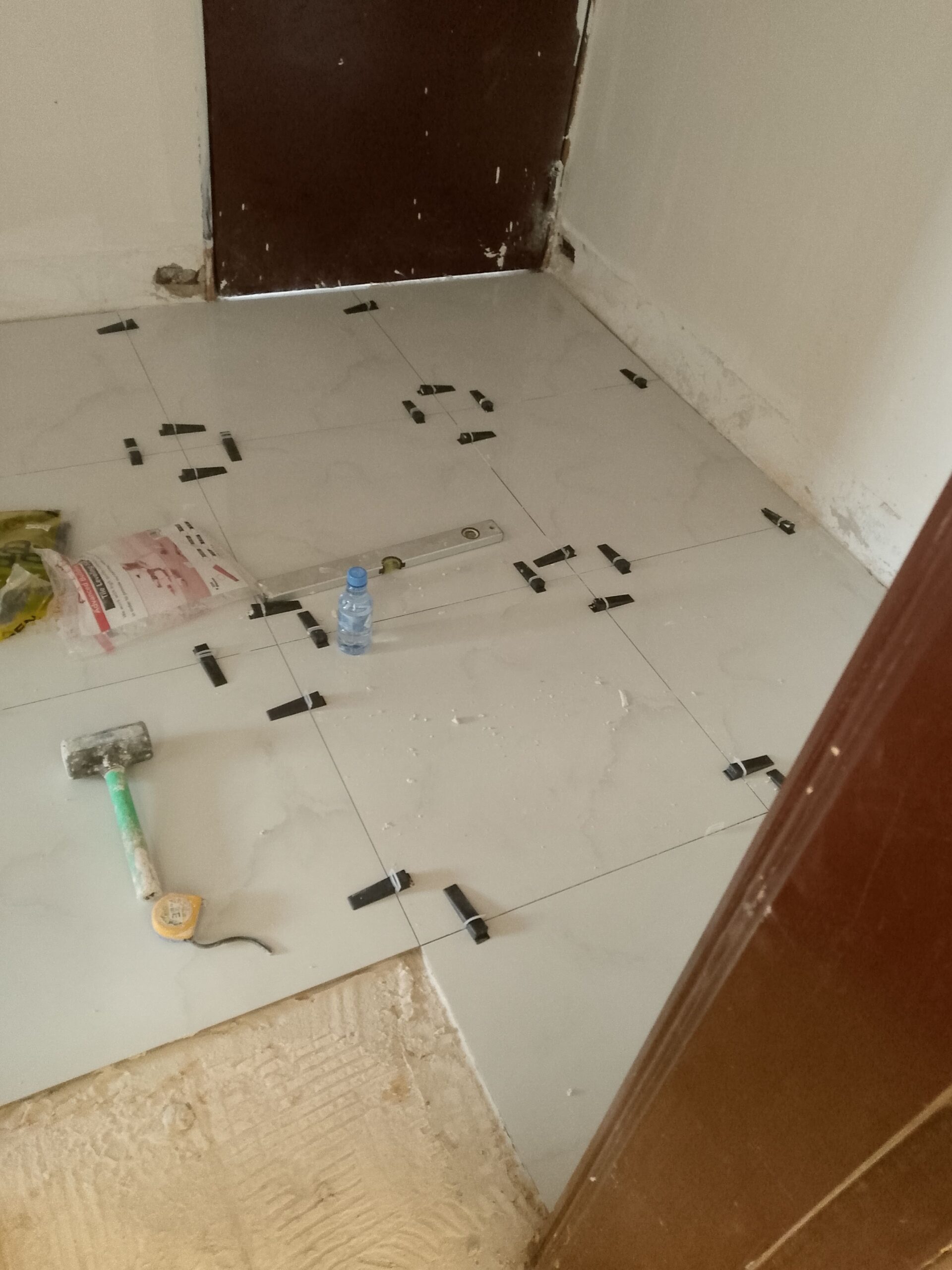 معلم بلاط السيرميك البرسلان مخراج29