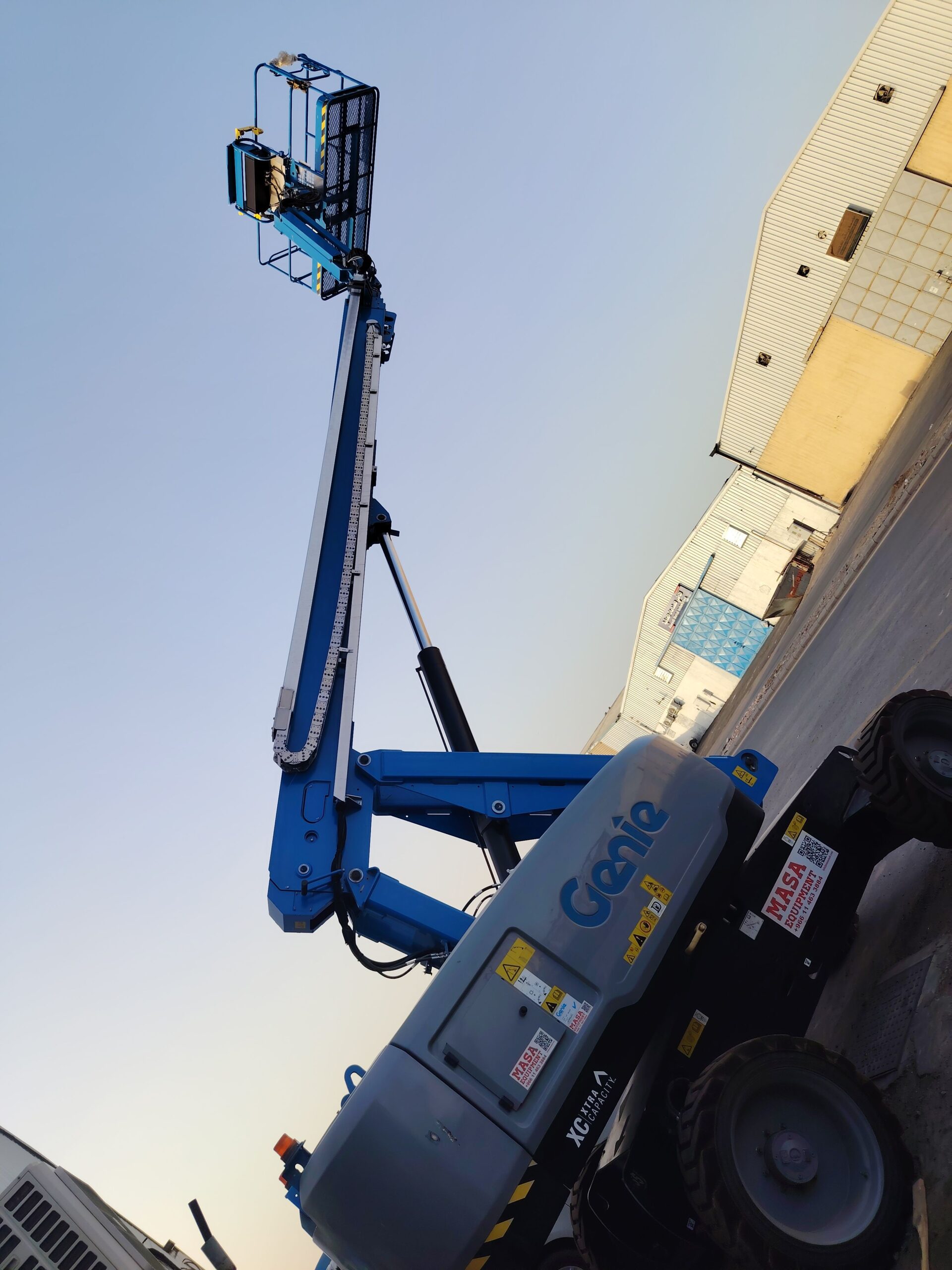 سيزرلفت للايجار مانلفت للايجار رافعة عمال للايجار