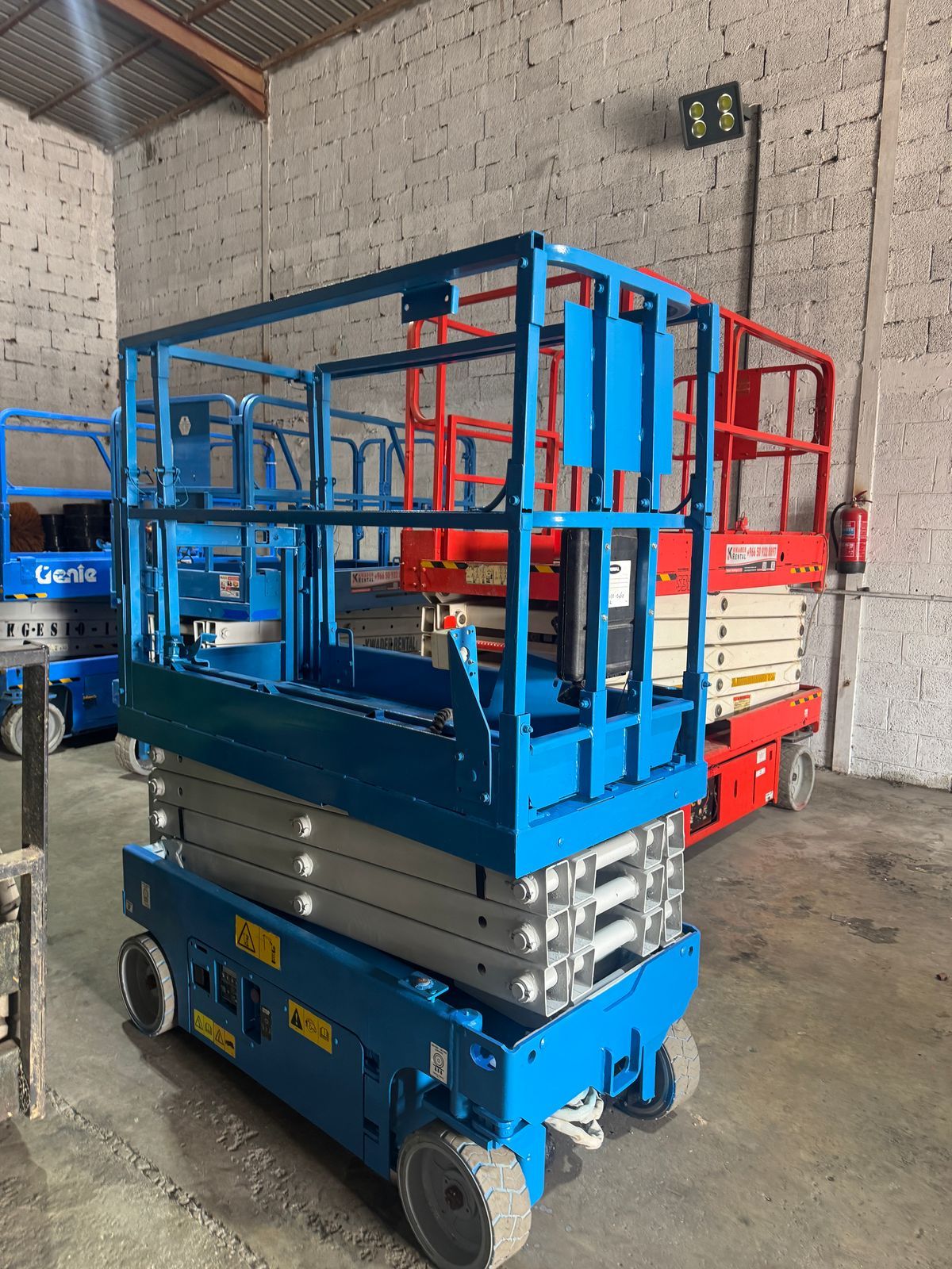 سيزر ليفت و مان ليفت و فوركليفت للايجار يومي وشهري