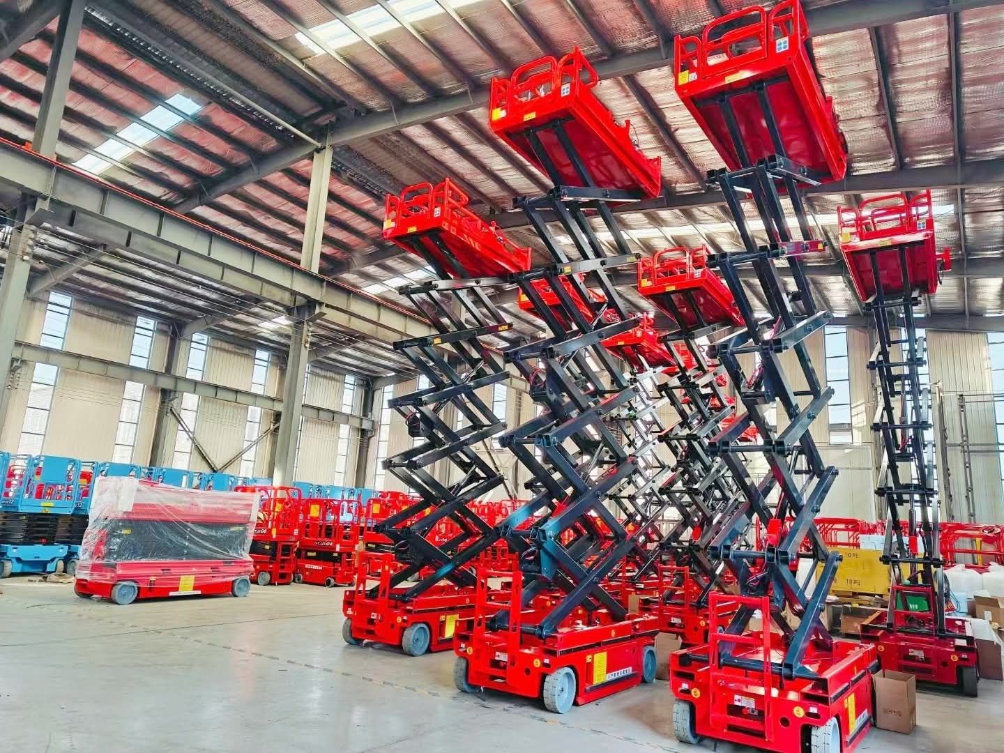 تأجير رافعة شؤكيه كرينات فوركلفت كلارك