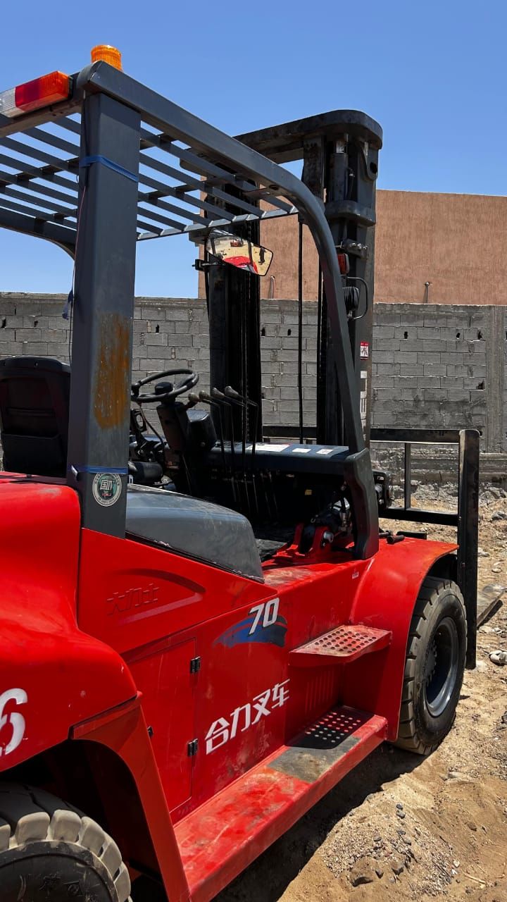 رافعة شوكيه للايجار كرينات للإيجار سيزرلفت للايجار