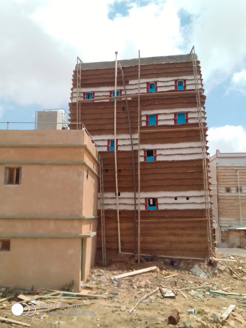 عمران لجميع المقولات لسنا الوحيدون ولكننا الفضل