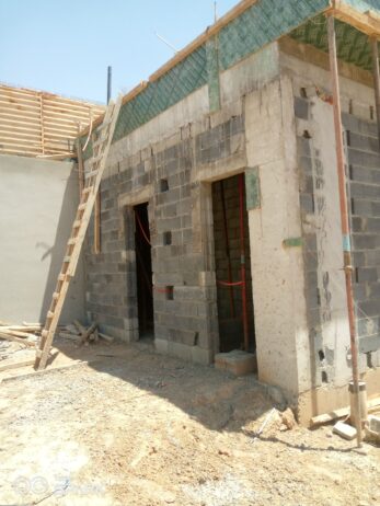 مقاول بناء