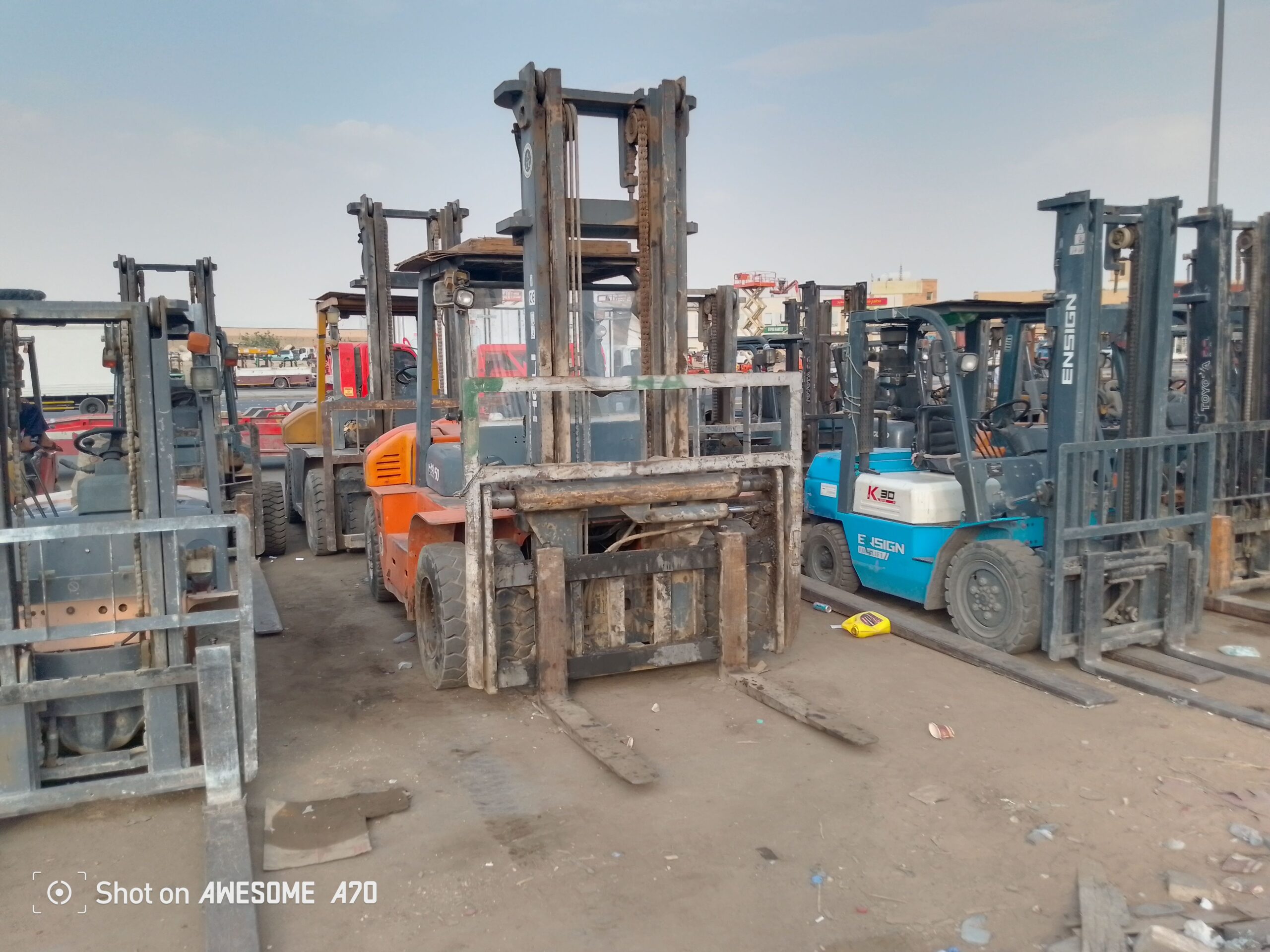 سيزر ليفت و مان ليفت و فوركليفت للايجار يومي وشهري