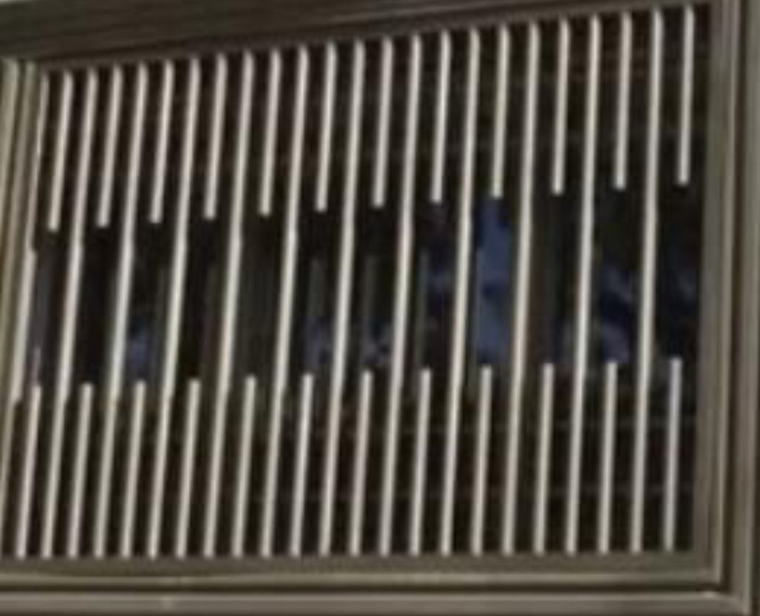 صناعى فنى متخصصة فى مجال اللحام باب شباك دربزين سل