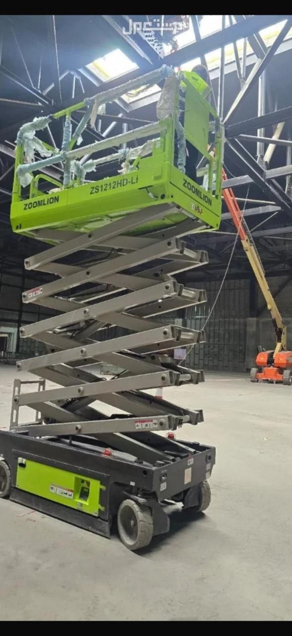 سيررلفت فوركلفت رافعات مقصيه للايجار في حفر الباطن