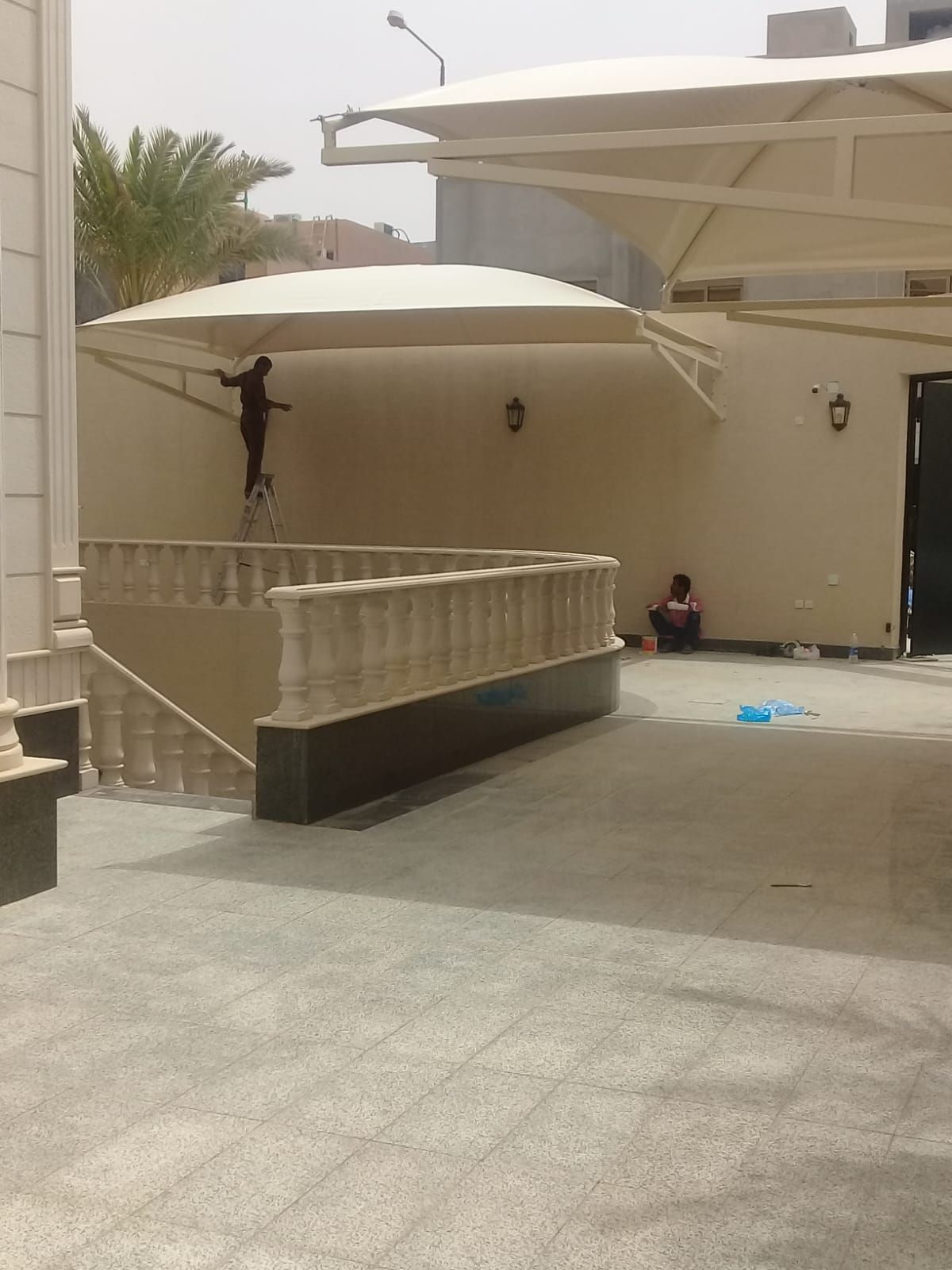 تركيب مظلات وسواتر وجميع اعمال الحداده لتوصل معنا