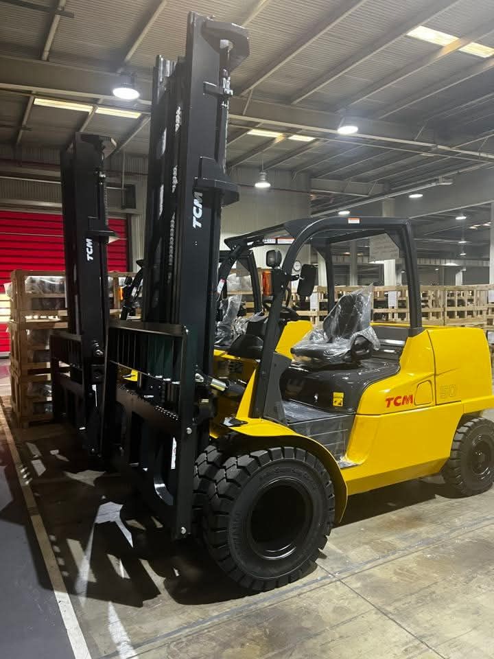 تأجير رافعة شؤكيه سكين كرينات للايجار