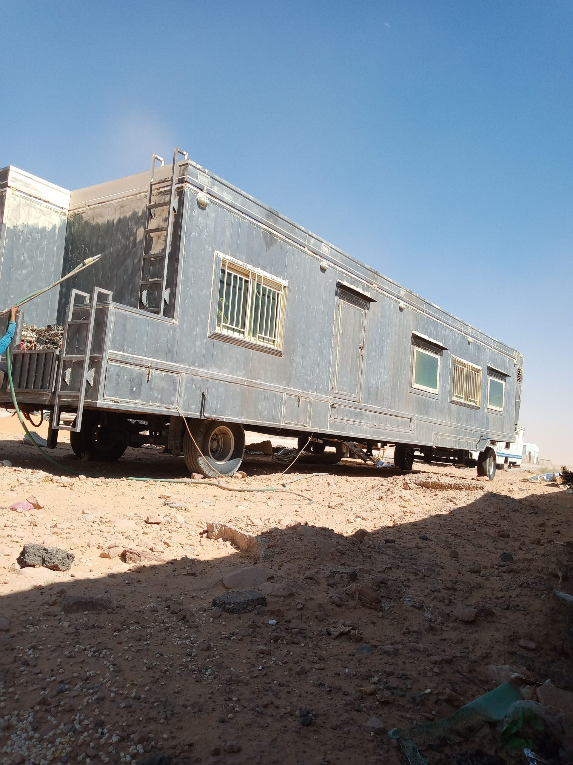 موجود كمبروسر رماله لأزالة الدهان و تكسير وحفر 056