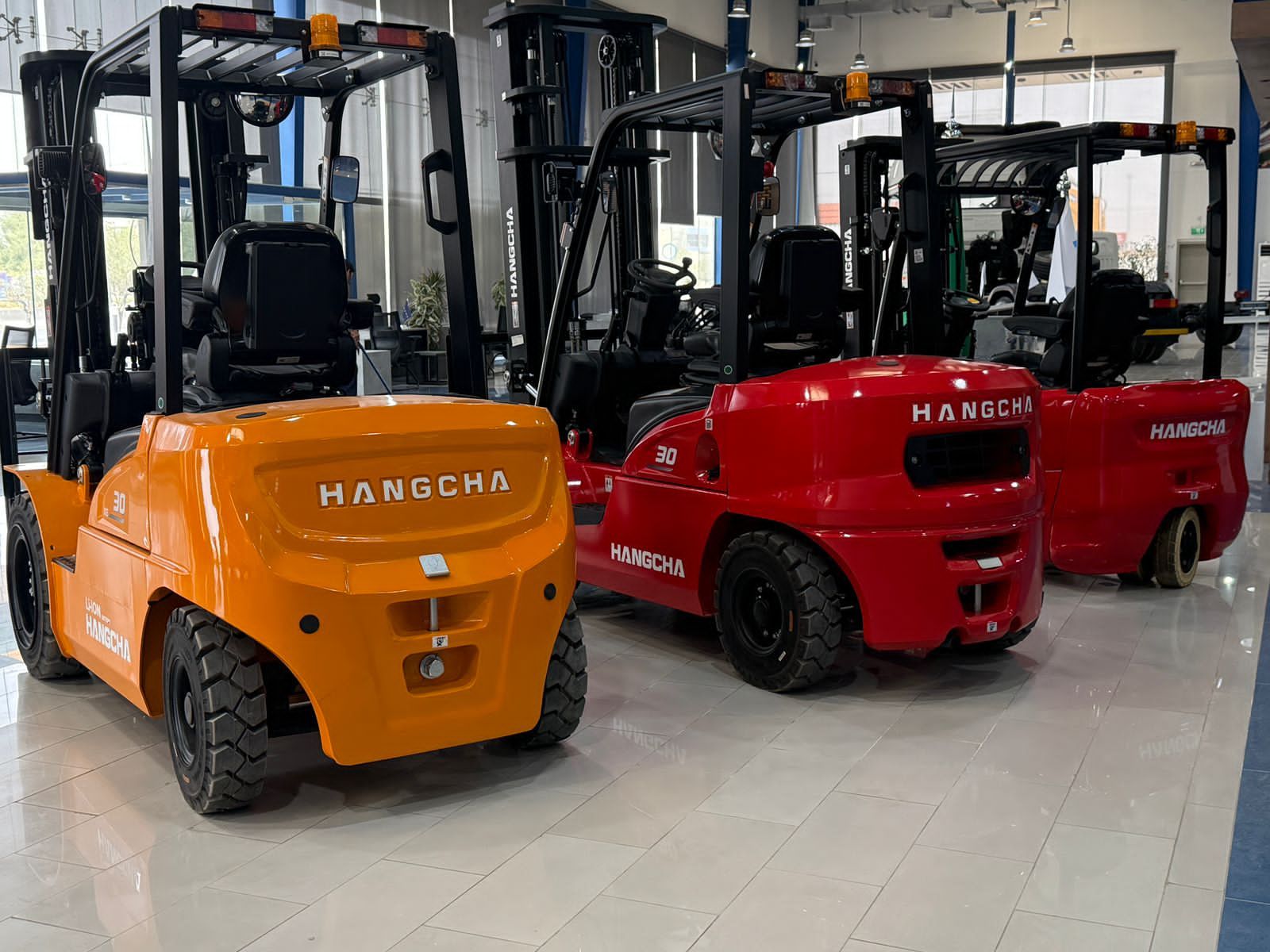 سيزرلفت مانلفت فوركلفت للايجار في الشرقيه الدمام ا