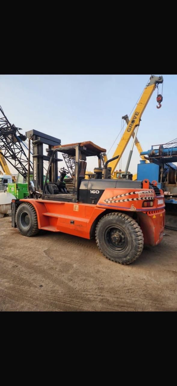 سيررلفت فوركلفت رافعات مقصيه للايجار في حفر الباطن