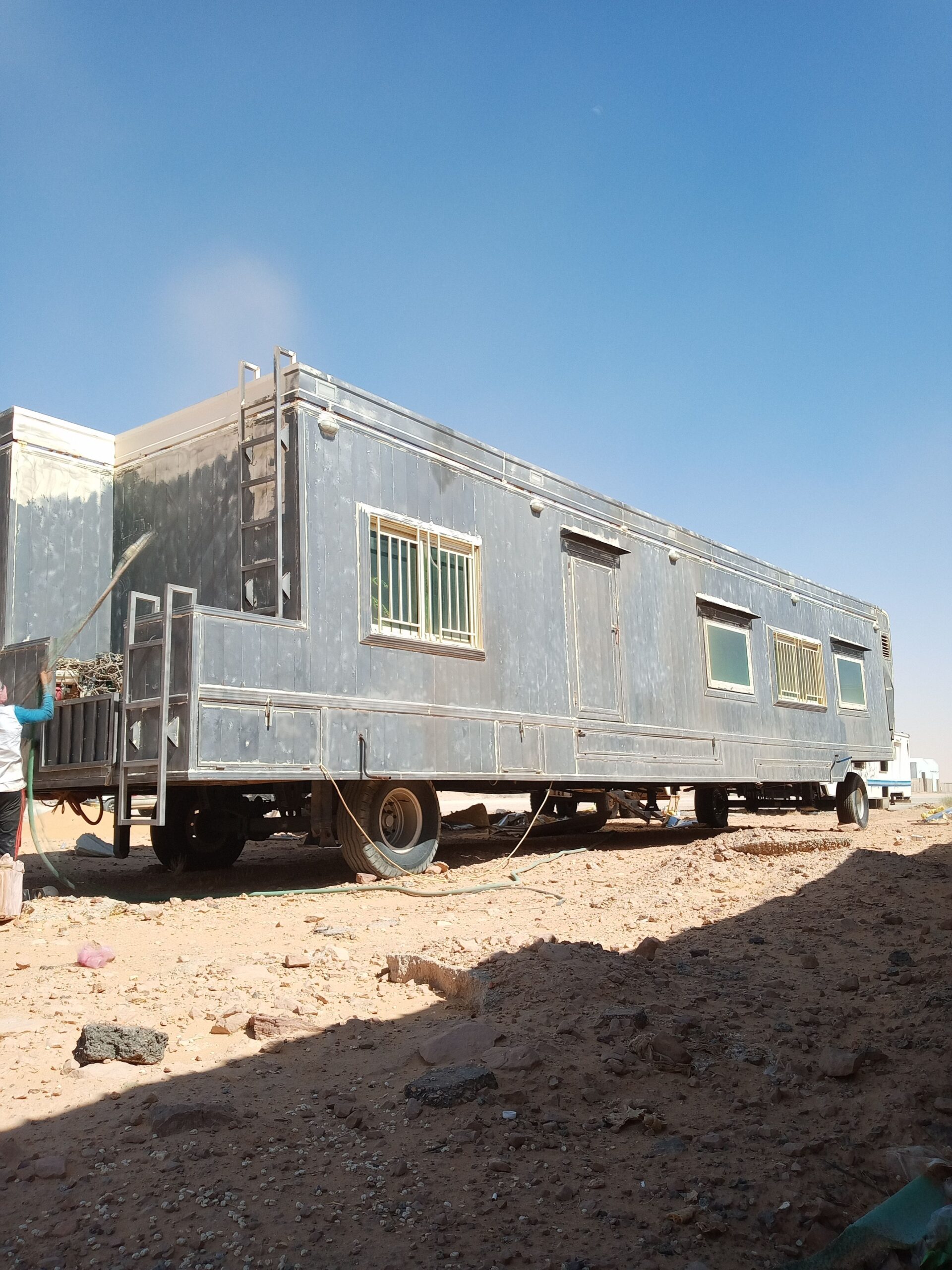 موجود كمبروسر رماله لأزالة الدهان و تكسير وحفر 056