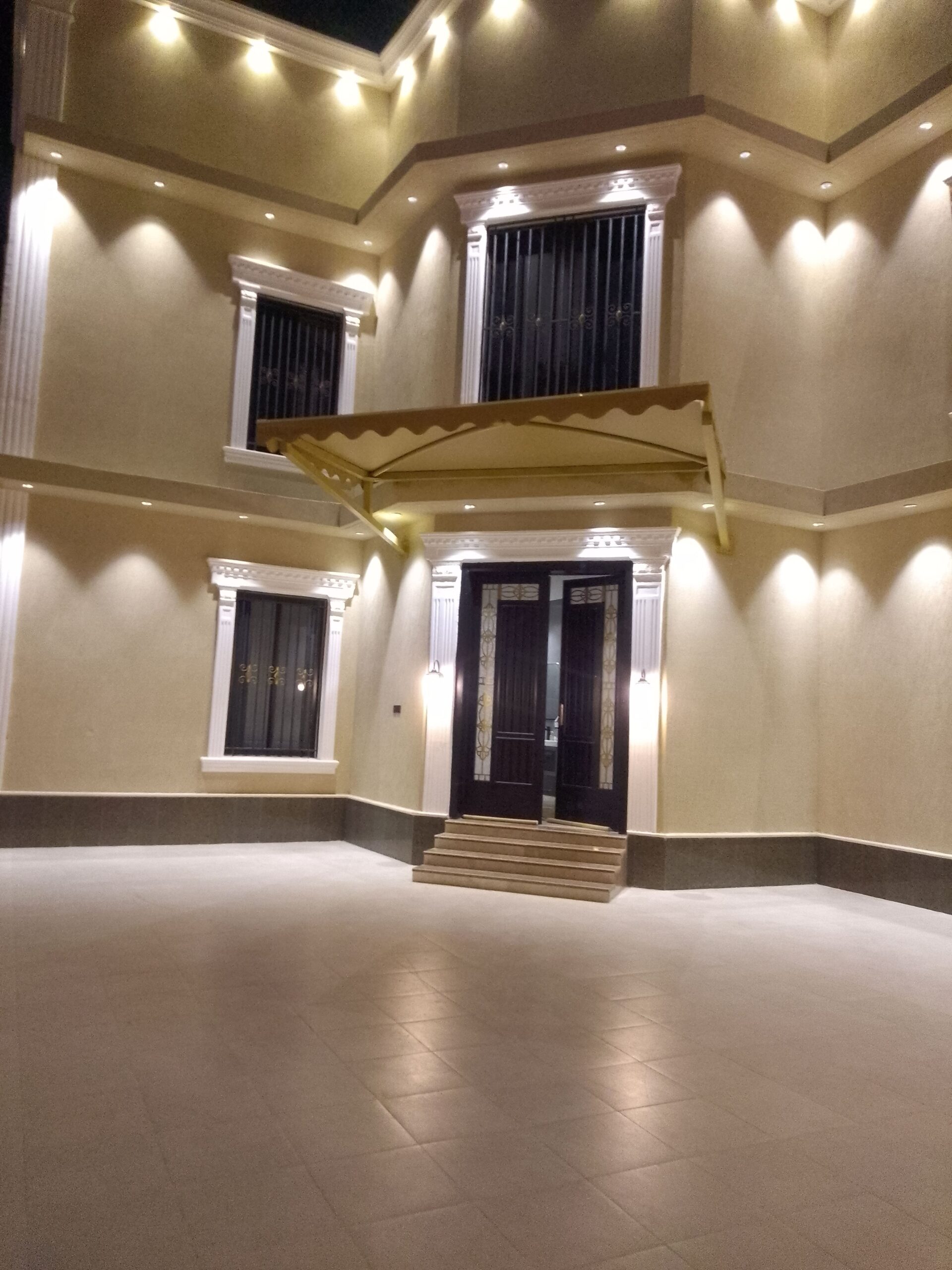 تركيب ساندوش بانل وترميم مباني تشطيب دخلي وخارجي ت