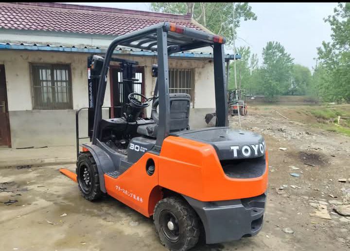 فركليف رافعه شوكيه لتاجير اليومي وشهري 3 طن 7 طن 1