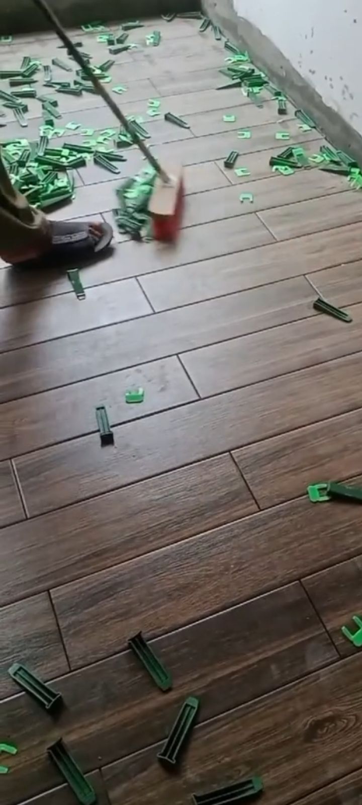 معلم بلط سراميك روخام جدار كيشني تربيب وزاره