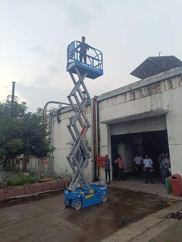 سيزرلفت للايجار مانلفت للايجار كرينات للإيجار رافع