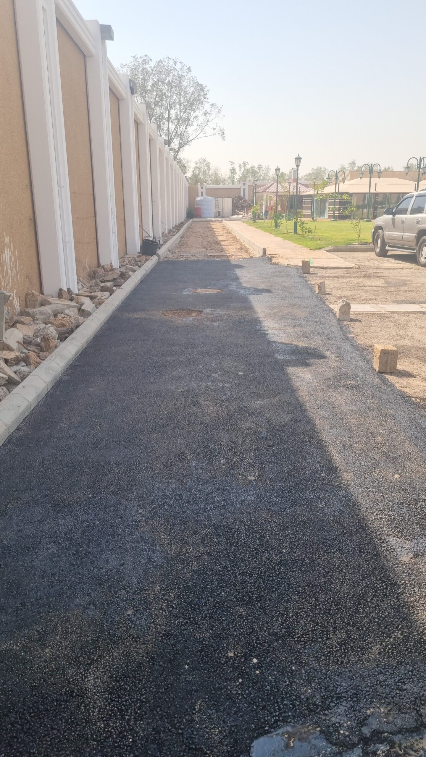 تخطيط مواقف سيارات وأسهم أرشاديه ومواقف ذوي الاحتي