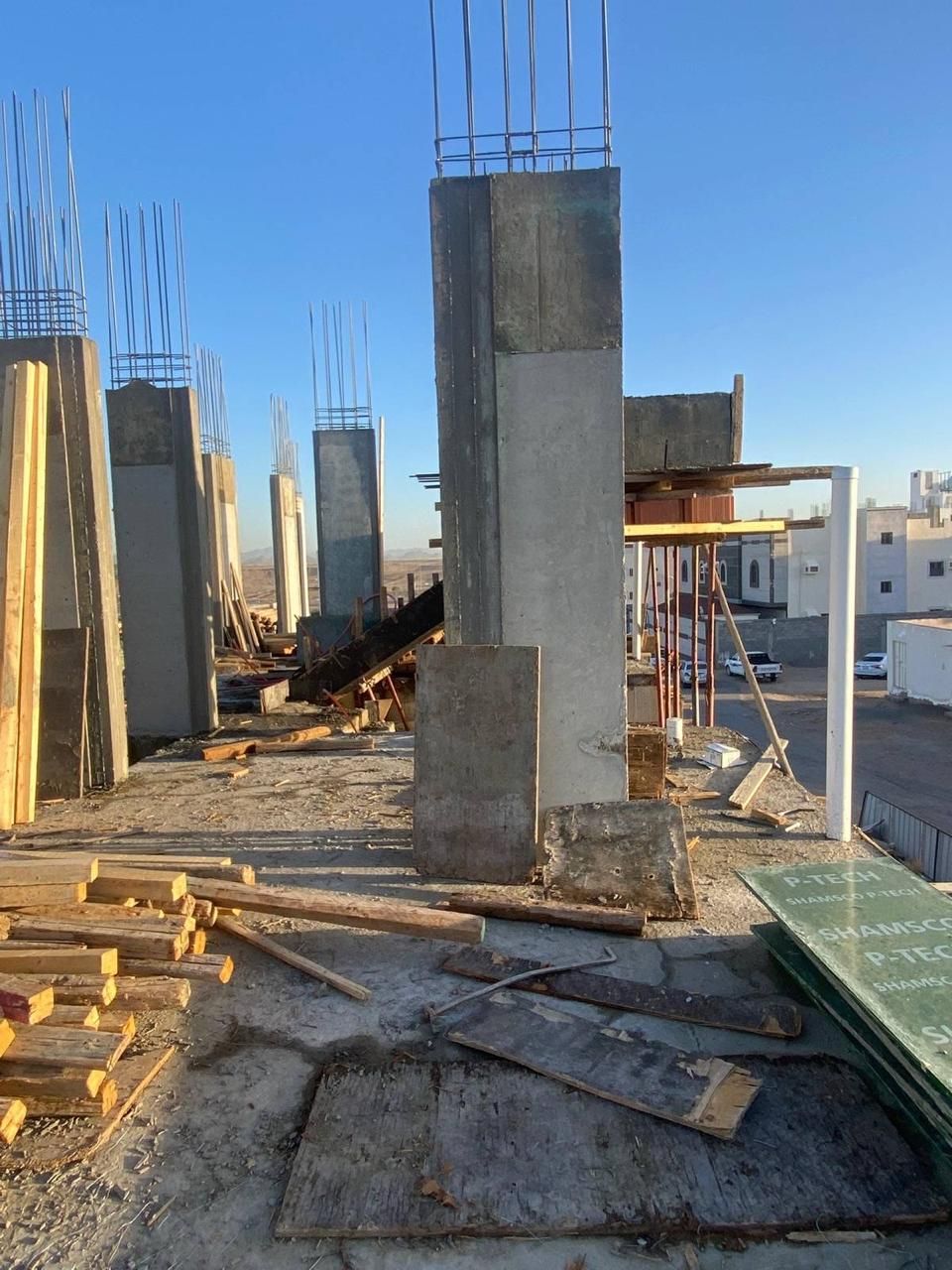 مؤسسة تيجان الشمال للمقاولات العامه عظم اسود وعلى