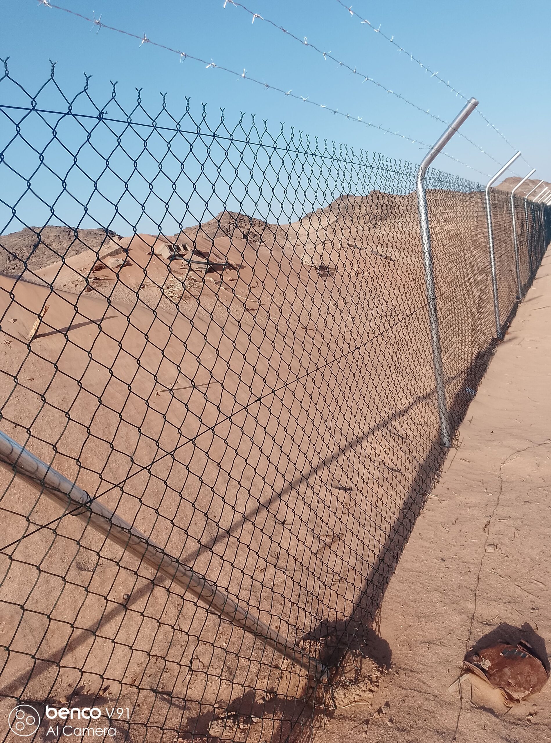 تركيب شبوك مزارع والسترحات وملاعب الكرة في جميع أن