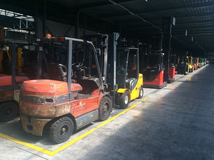 #لتاجير_جميع_المعدات_الثقيله #سيزر_ليفت_للايجار #م