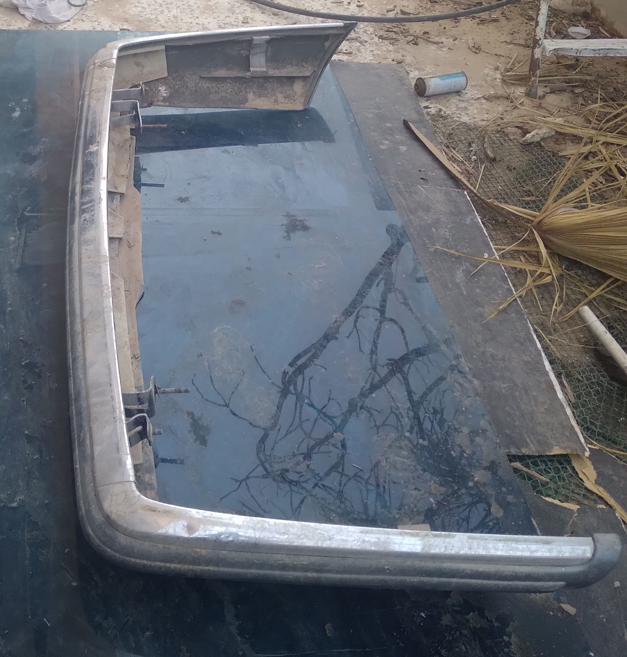 صدام مرسدس بنز شنب سكس بونتي ناين