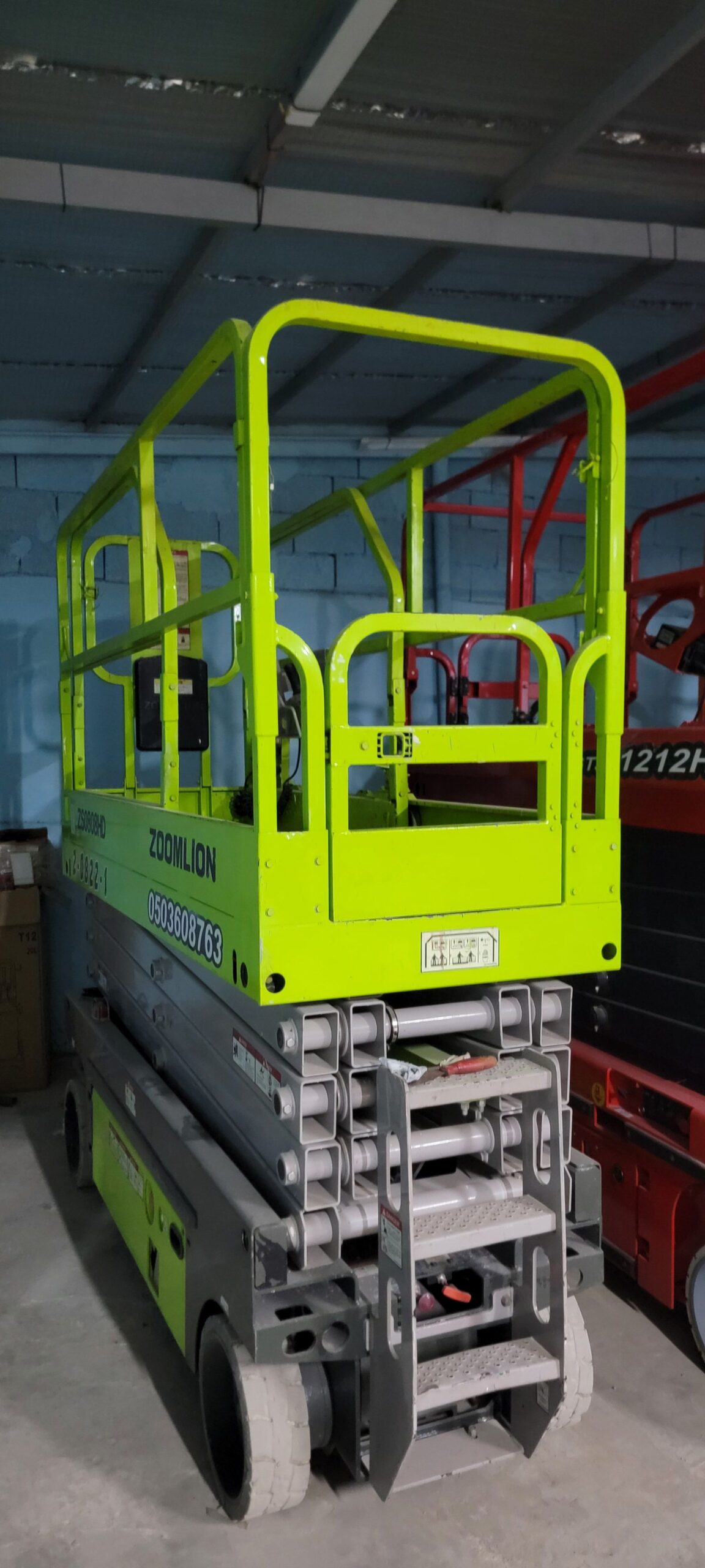 رافعة مقصية (سيزر لفت) للايجار! متوفرة مع أبو فهد